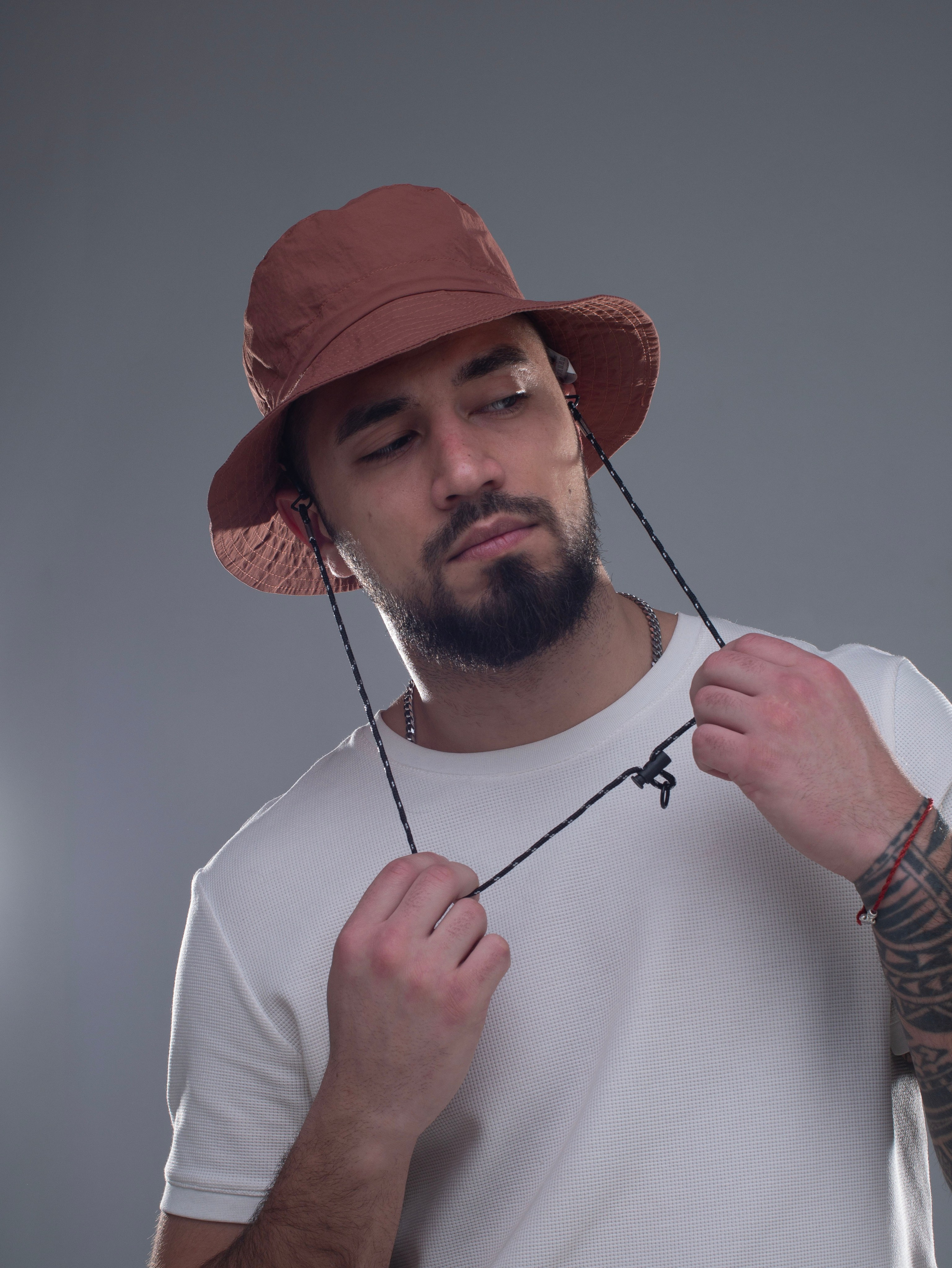 С моделью. Предметный фотограф в Санкт-Петербурге Аннет Глушак