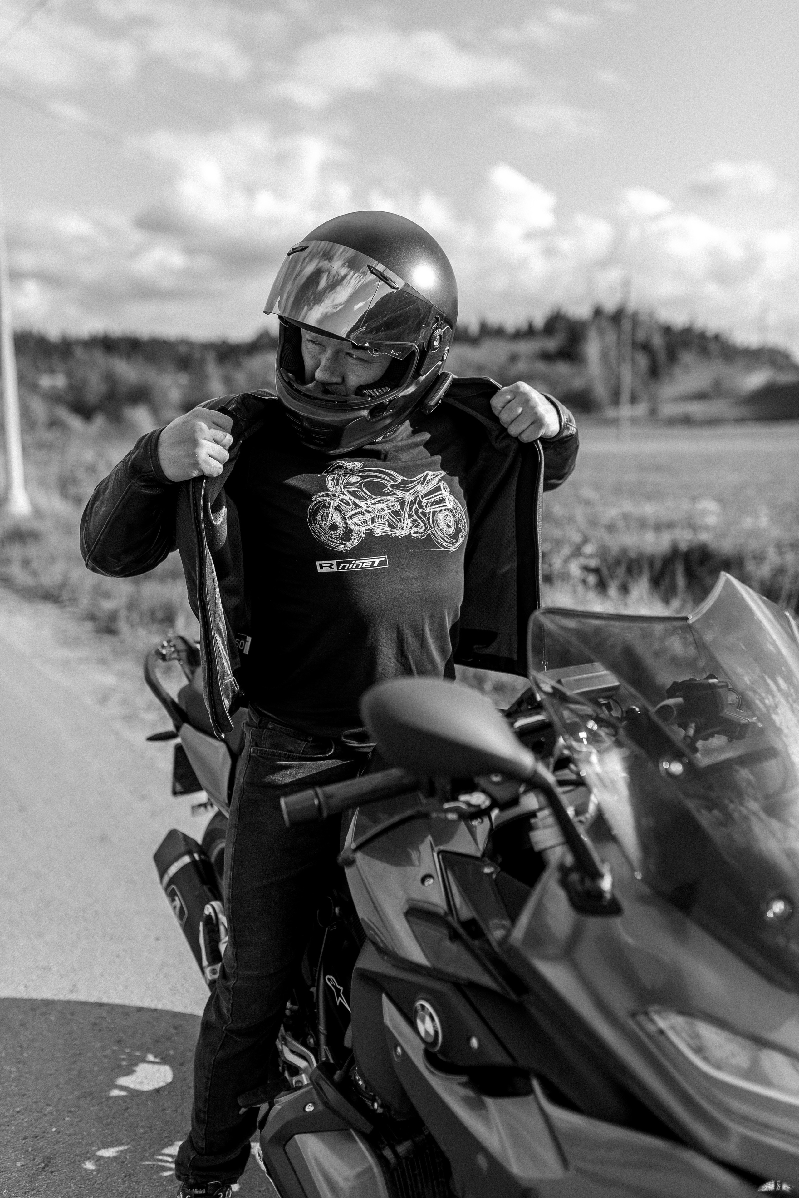 Марина и Женя. Мотоцикл. Lovestory. Семейный фотограф в Москве Екатерина Север