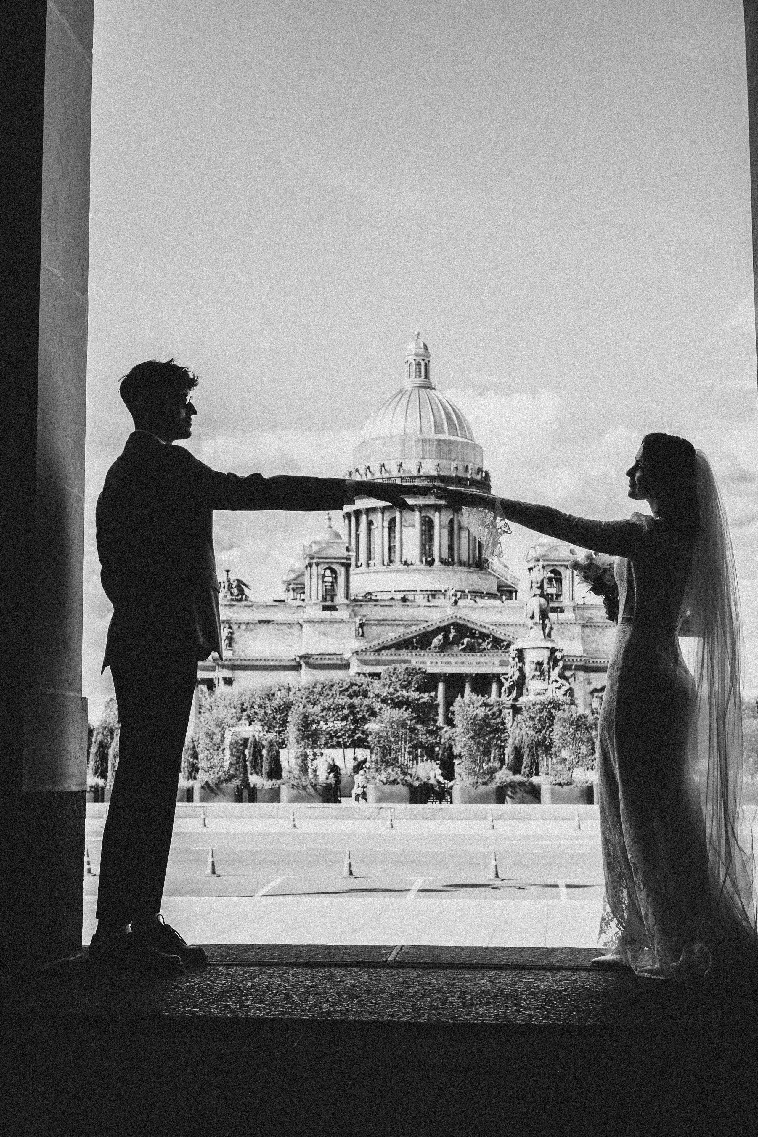 СВАДЕБНАЯ ПРОГУЛКА ВОЗЕ ИСАИКЕВСКОГО СОБОРА АСТОРИИ И ЗАКОНОДАЛЕТНОГО СОБРАНИЯ. Профессиональный фотограф, Санкт-Петербург — Виктория Богомолова