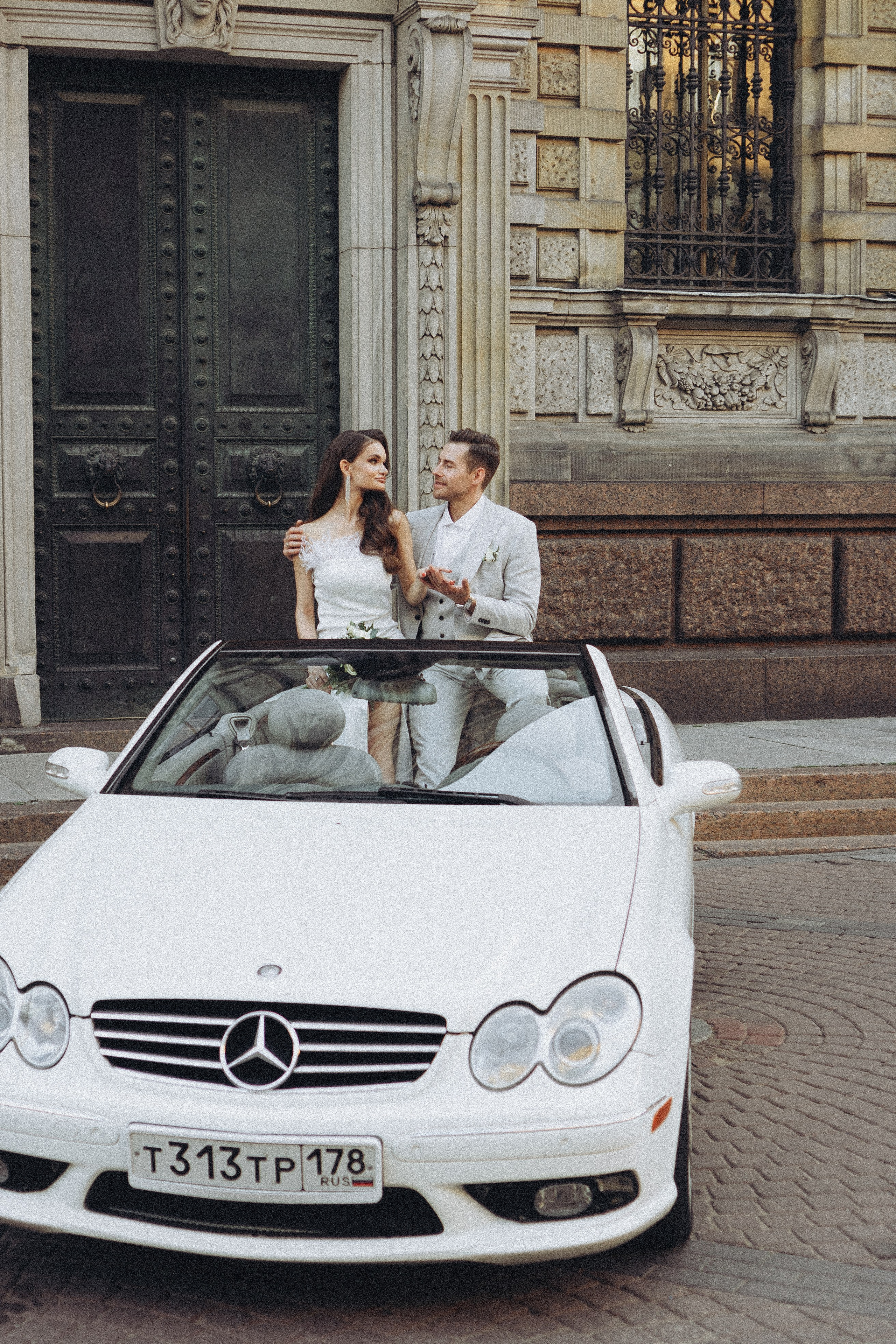 Свадебная сьемка у академии Штиглица. Профессиональный фотограф, Санкт-Петербург — Виктория Богомолова