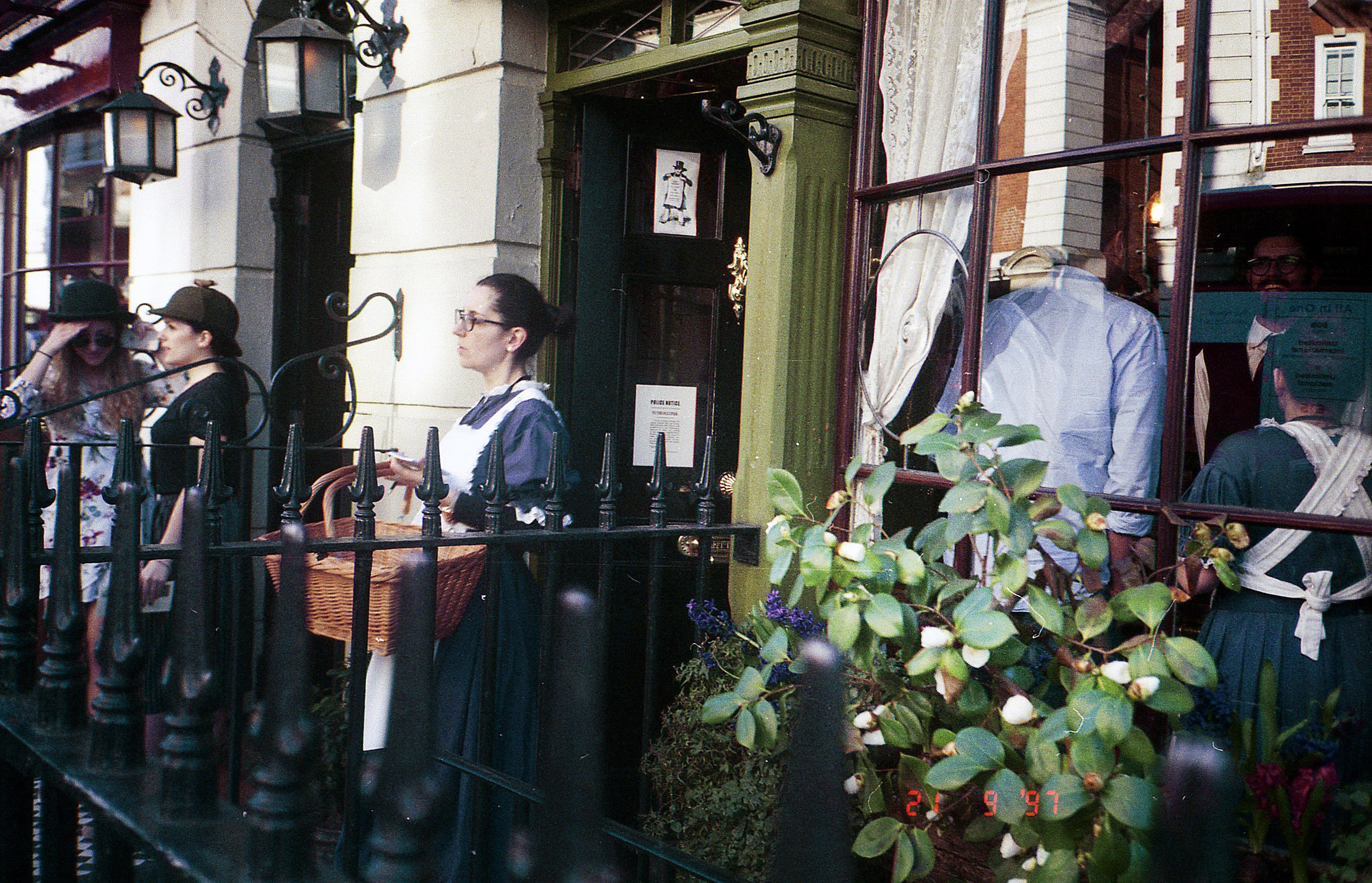 Analog London. Iraogo