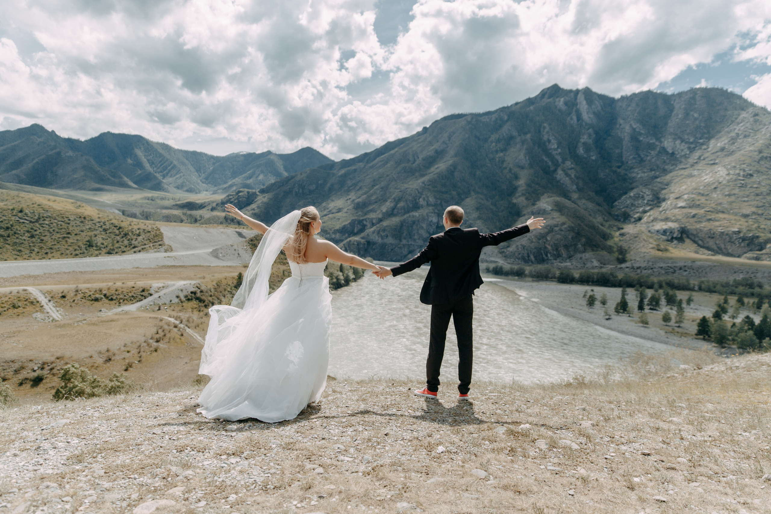 «Мы только что расписались и едем в свадебное путешествие. Будем в Ине». Фотограф Любовь Щербинина
