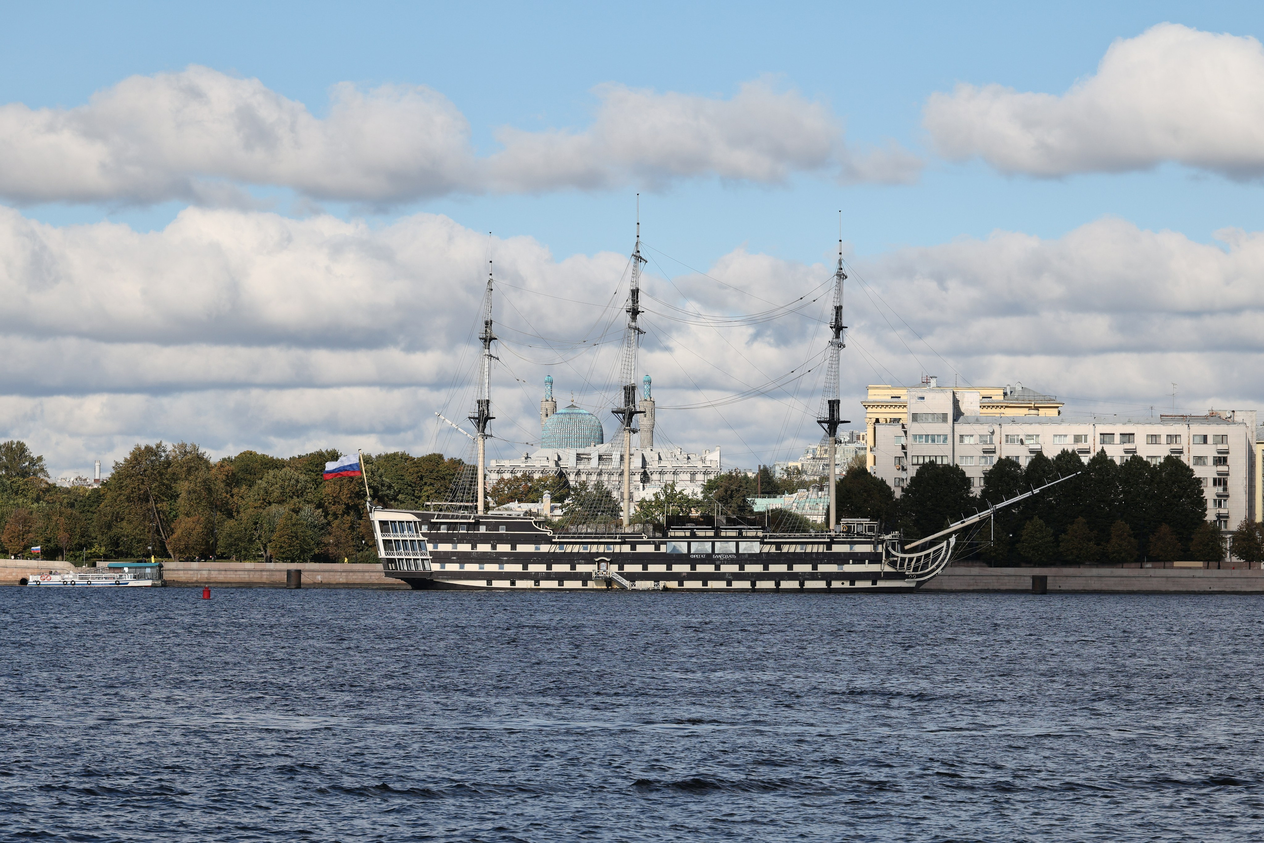 Это Питер, детка. Добро пожаловать в студию «Цифровой скульптор»  где искусство встречается с технологиями!