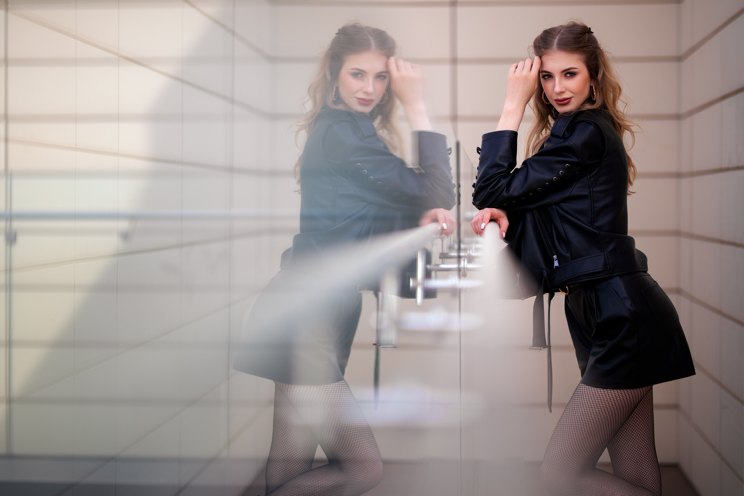 Фотосет с Ксенией на крыше высотного здания в формате для «себя»