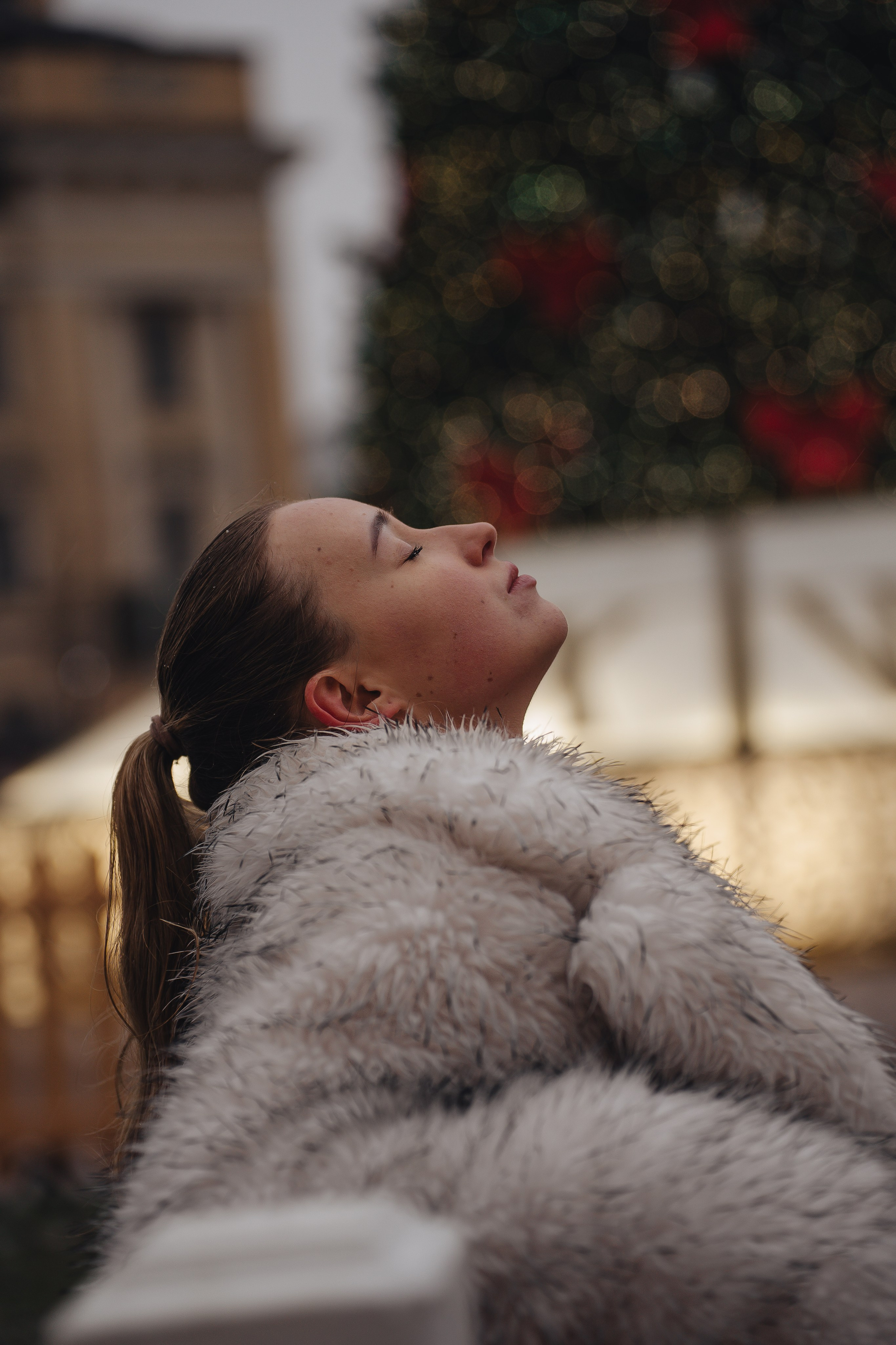 ПРОГУЛКА НА МАНЕЖНОЙ ПЛОЩАДИ ДЛЯ ДЕВУШКИ ПЕРЕД НОВЫМ ГОДОМ (НОВОГОДНЯЯ ФОТОСЕССИИЯ НА МАНЕЖНОЙ ПЛОЩАДИ). Профессиональный фотограф, Санкт-Петербург — Виктория Богомолова