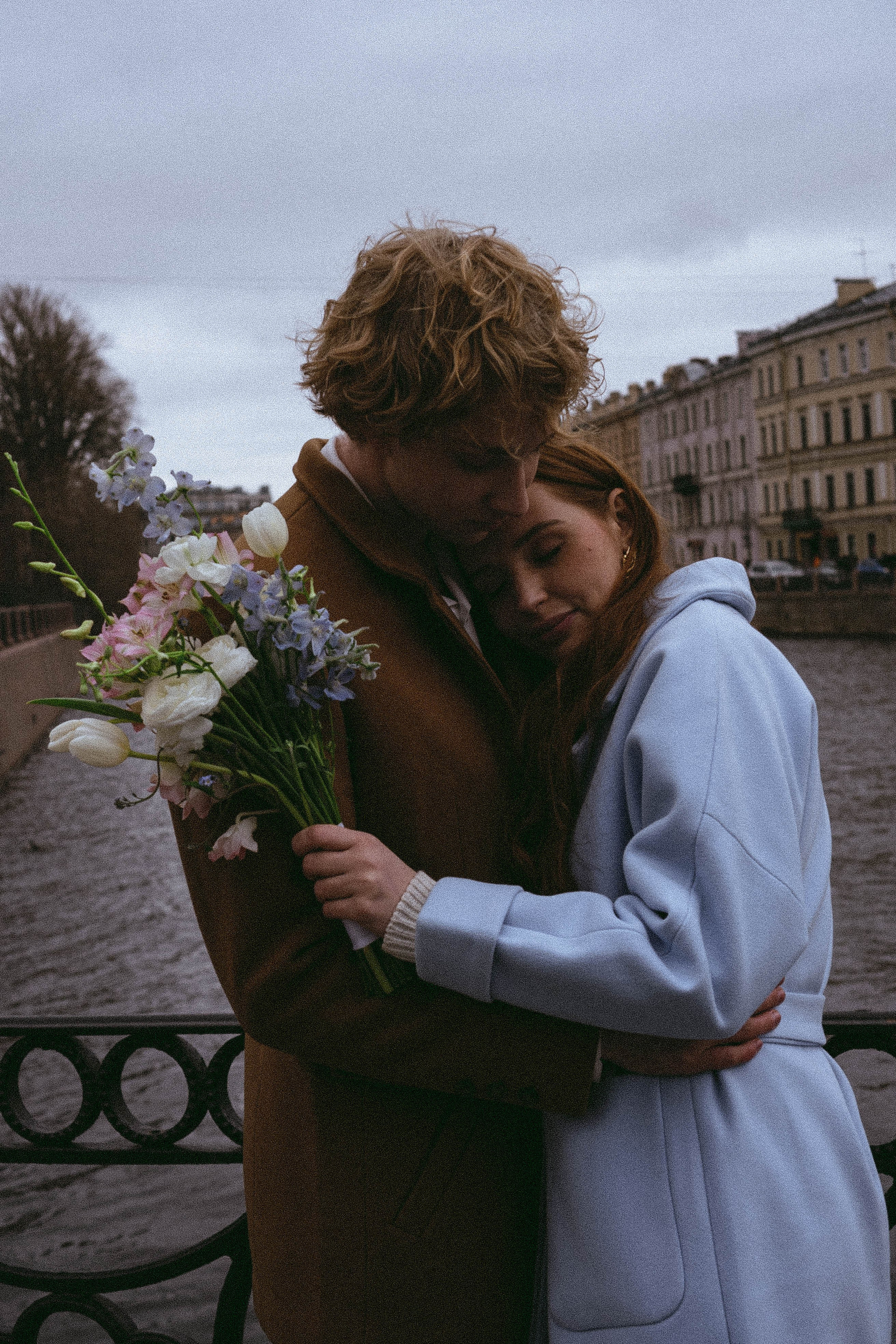 СВАДЕБНАЯ ПРОГУЛКА ПО ПЕТРОГРАДКЕ ВЕСНОЙ (ФОТОСЕССИИЯ ПАРЫ СВАДЕБНАЯ). Профессиональный фотограф, Санкт-Петербург — Виктория Богомолова