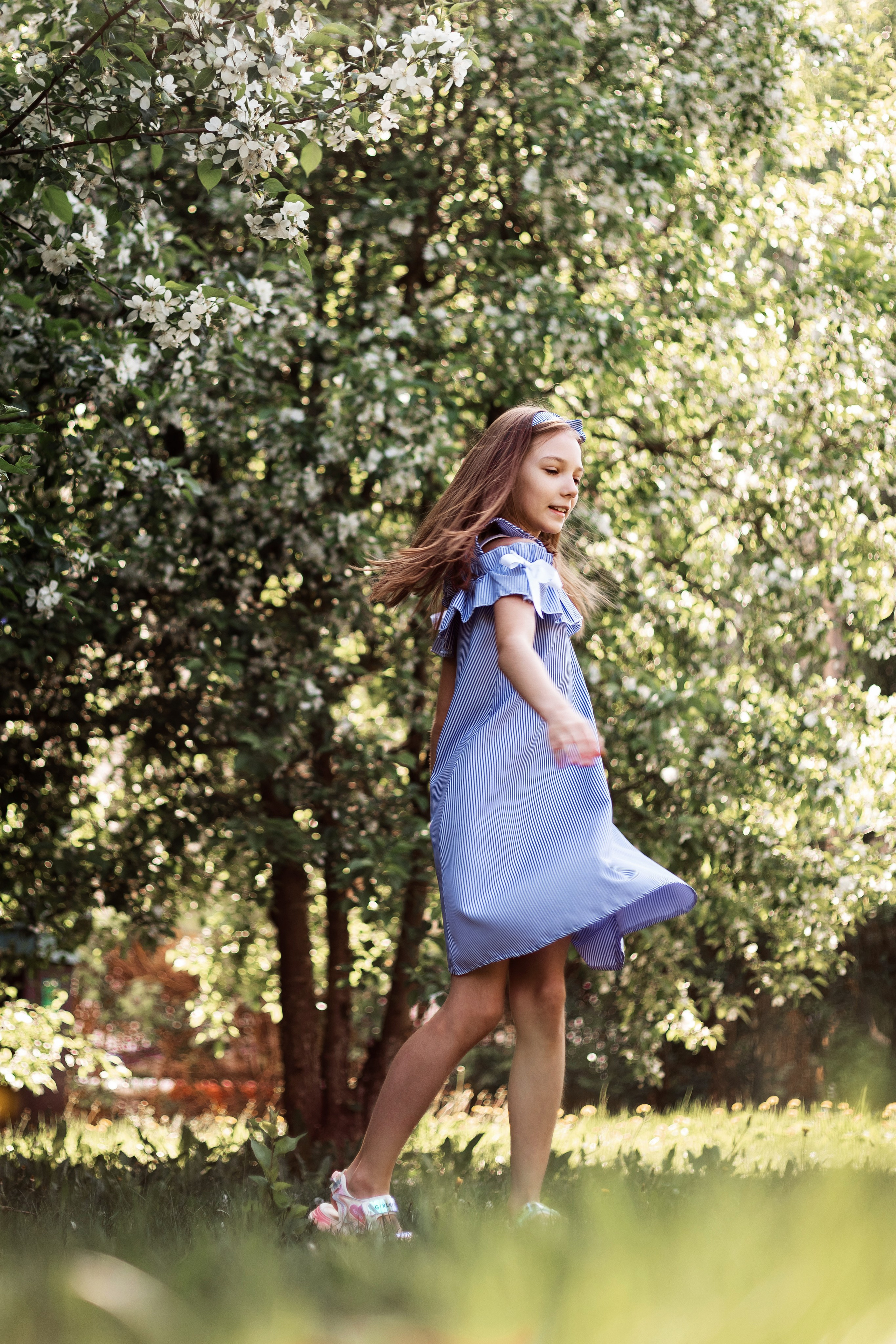 Цветение яблони 2023. Фотограф Пермь. Свадьбы. Семья и дети, школа, д. сад. Фотокниги