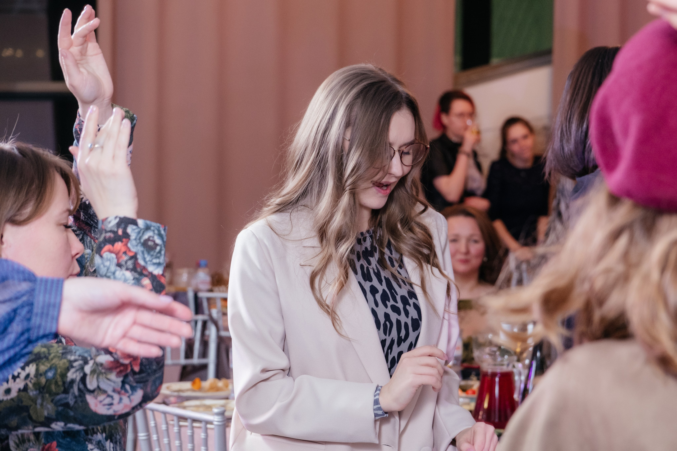 Фотосъемка корпоратива в Екатеринбурге. Свадебный фотограф в Екатеринбурге — заказ профессиональной фотосесии, все виды фотосъемки