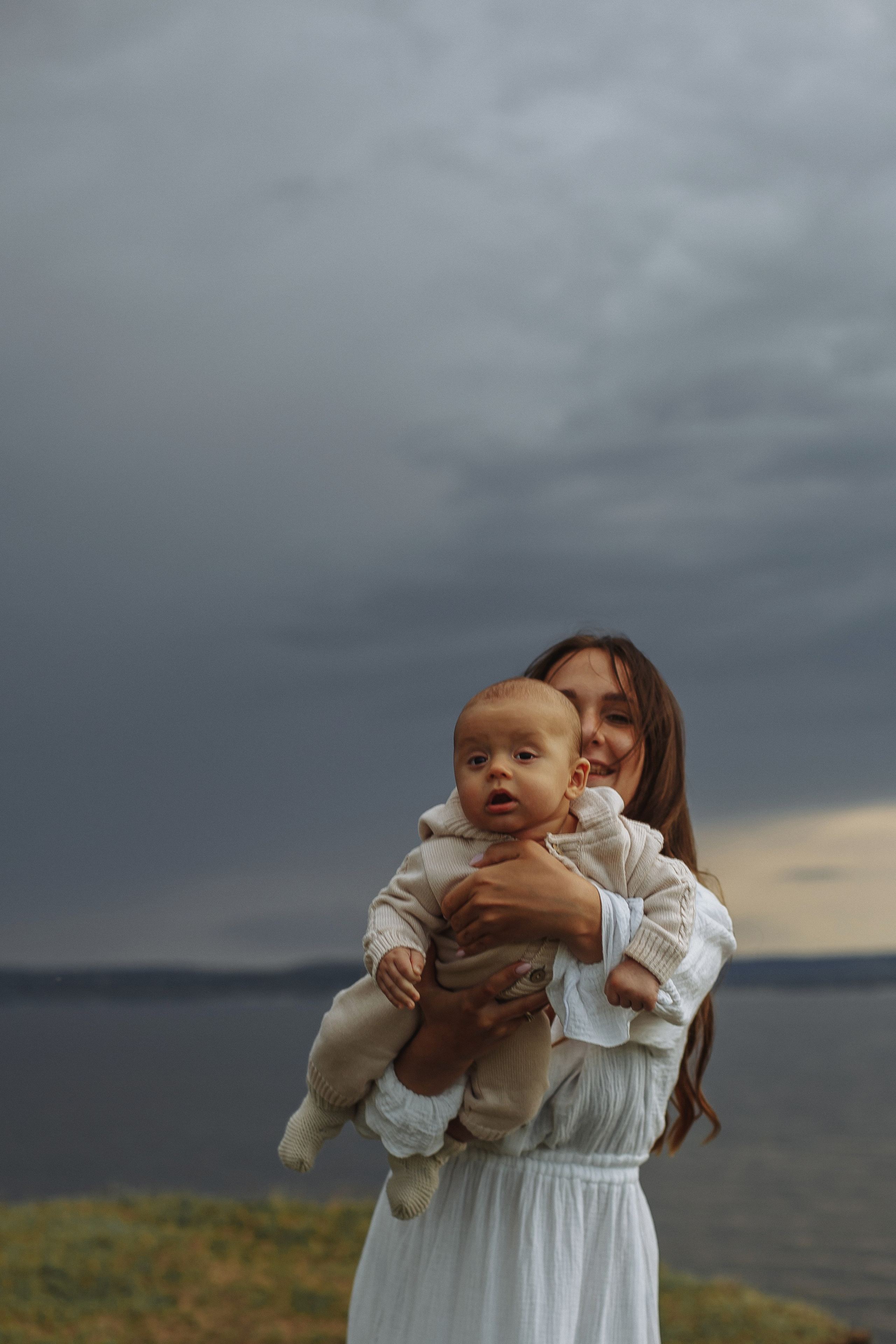 Теплая семейная фотосессия во время грозы. Семейный и свадебный фотограф в Саратове Катерина Оленская