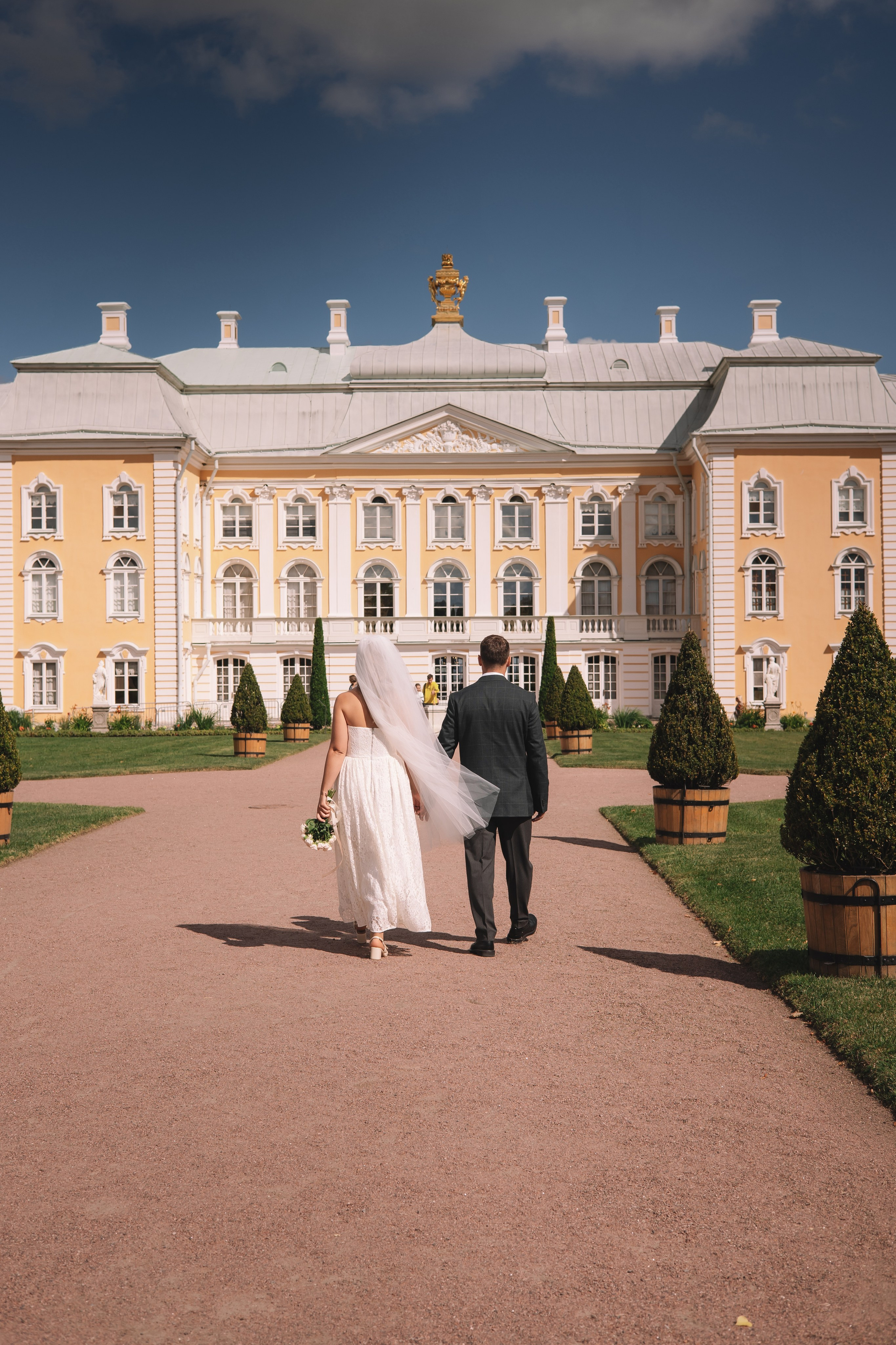 Анна и Евгений|Петергоф. Семейный фотограф в Санкт-Петербурге. Запечатление мгновений и ярких воспоминаний в Вашей жизни