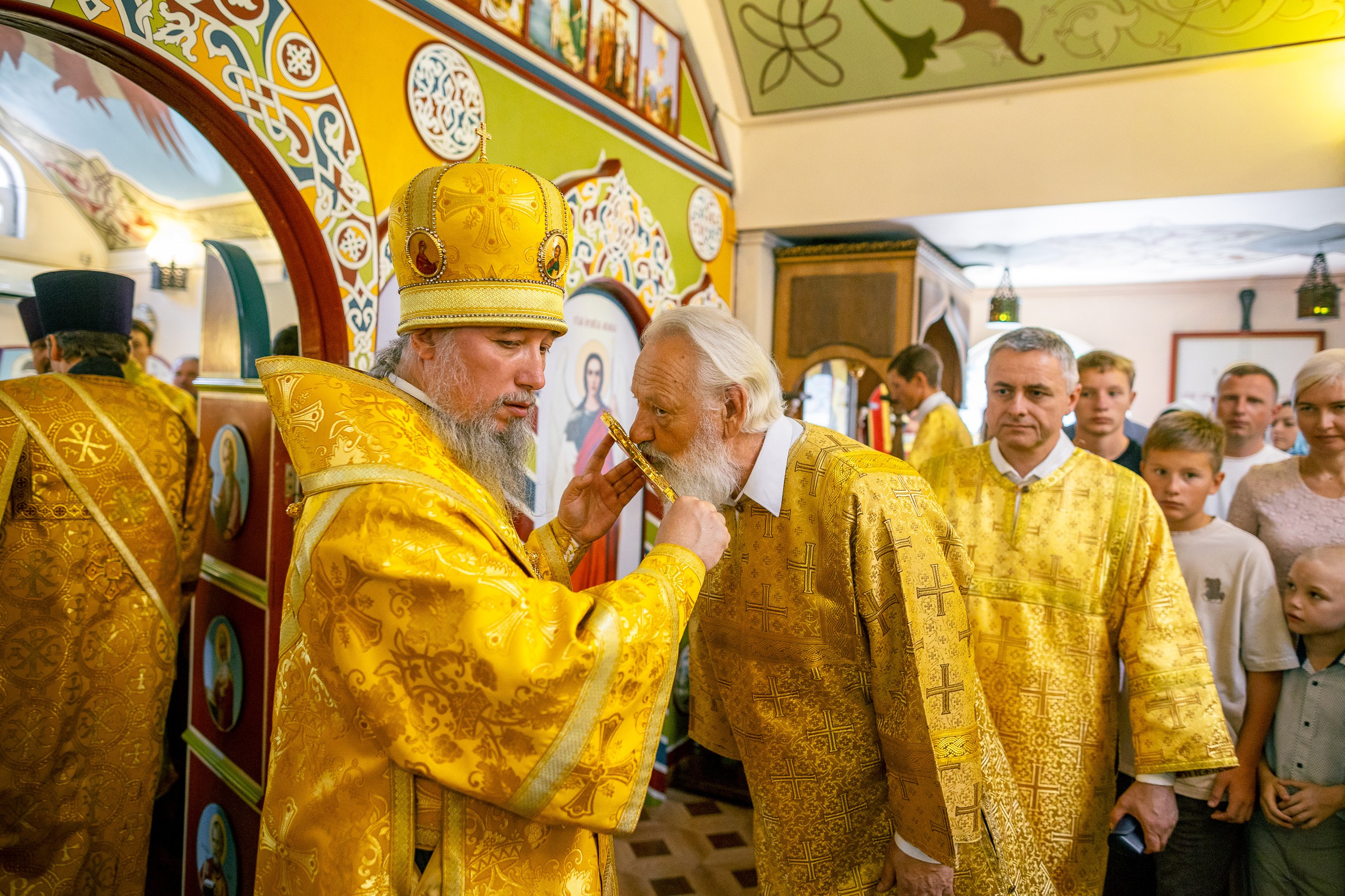 Митрополит Василий. 10 лет Храму Святителя Спиридона Тримифунтского. Фото и видеосъемка любых мероприятий в городе Краснодаре и Краснодарском крае. Щеколдин Антон