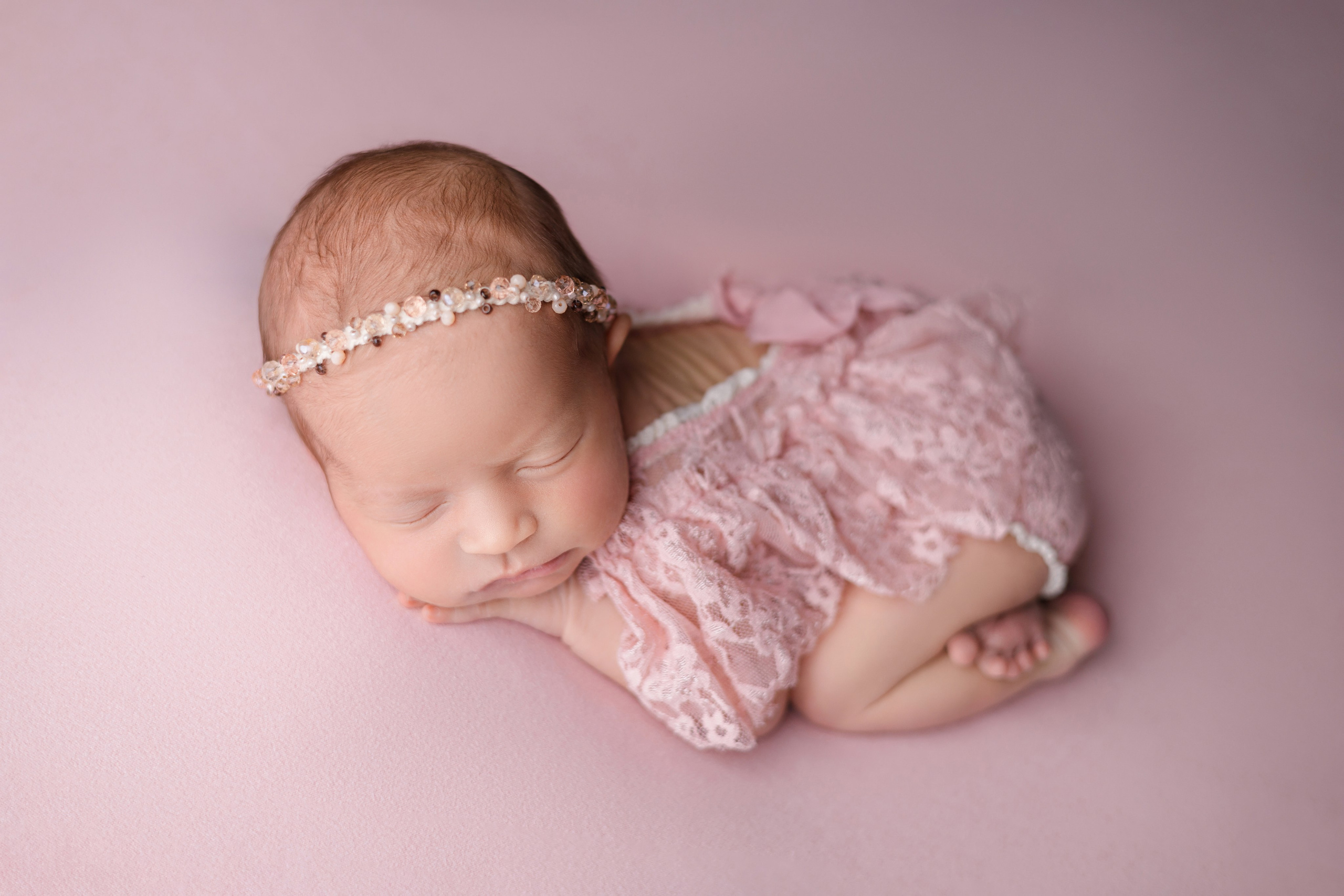 Амалия. Евгения Горбунова фотограф новорожденных в Новом Уренгое