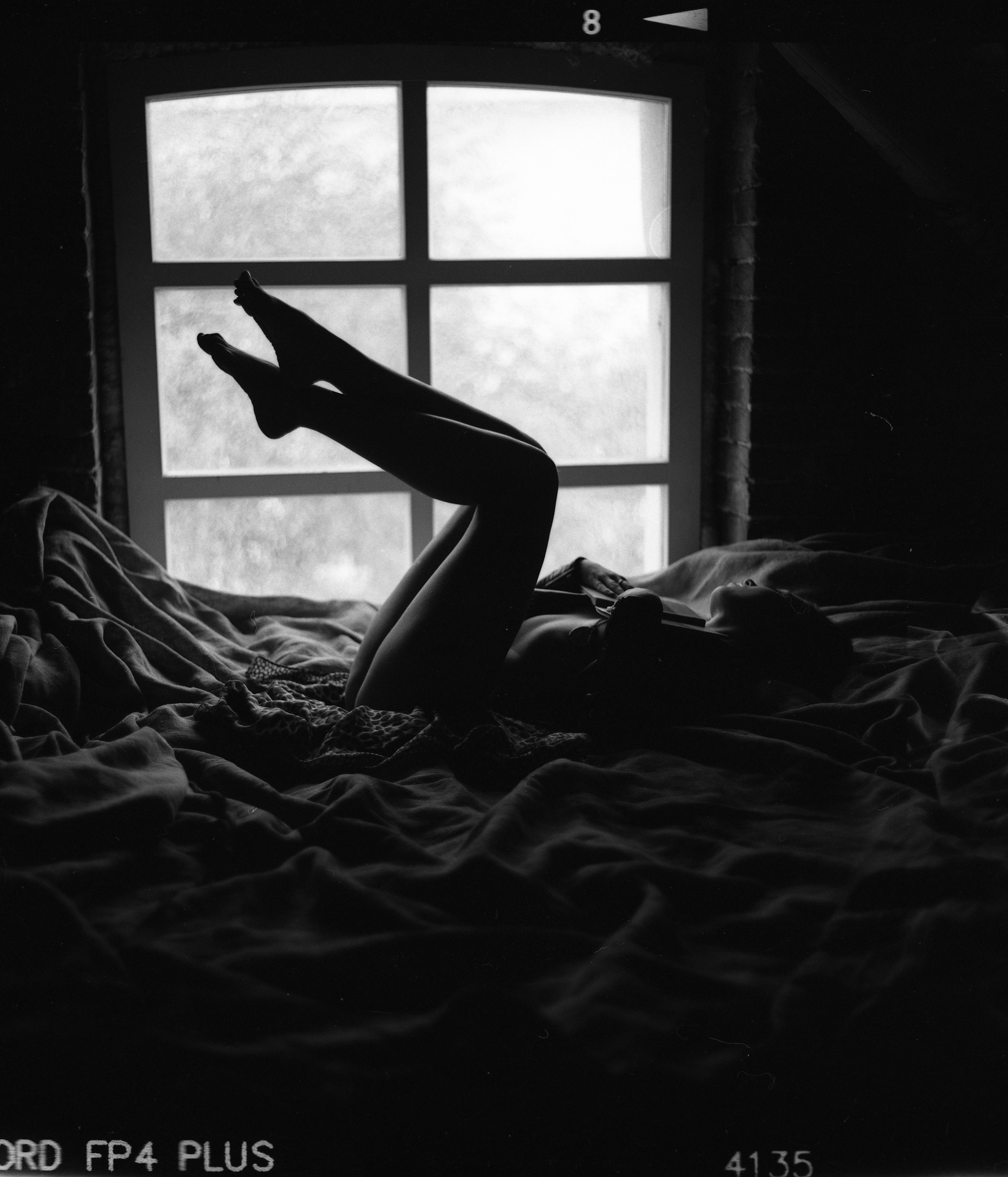 Арт-ню съемка на черно-белую пленку. Art nude film photographer Roman Silentium