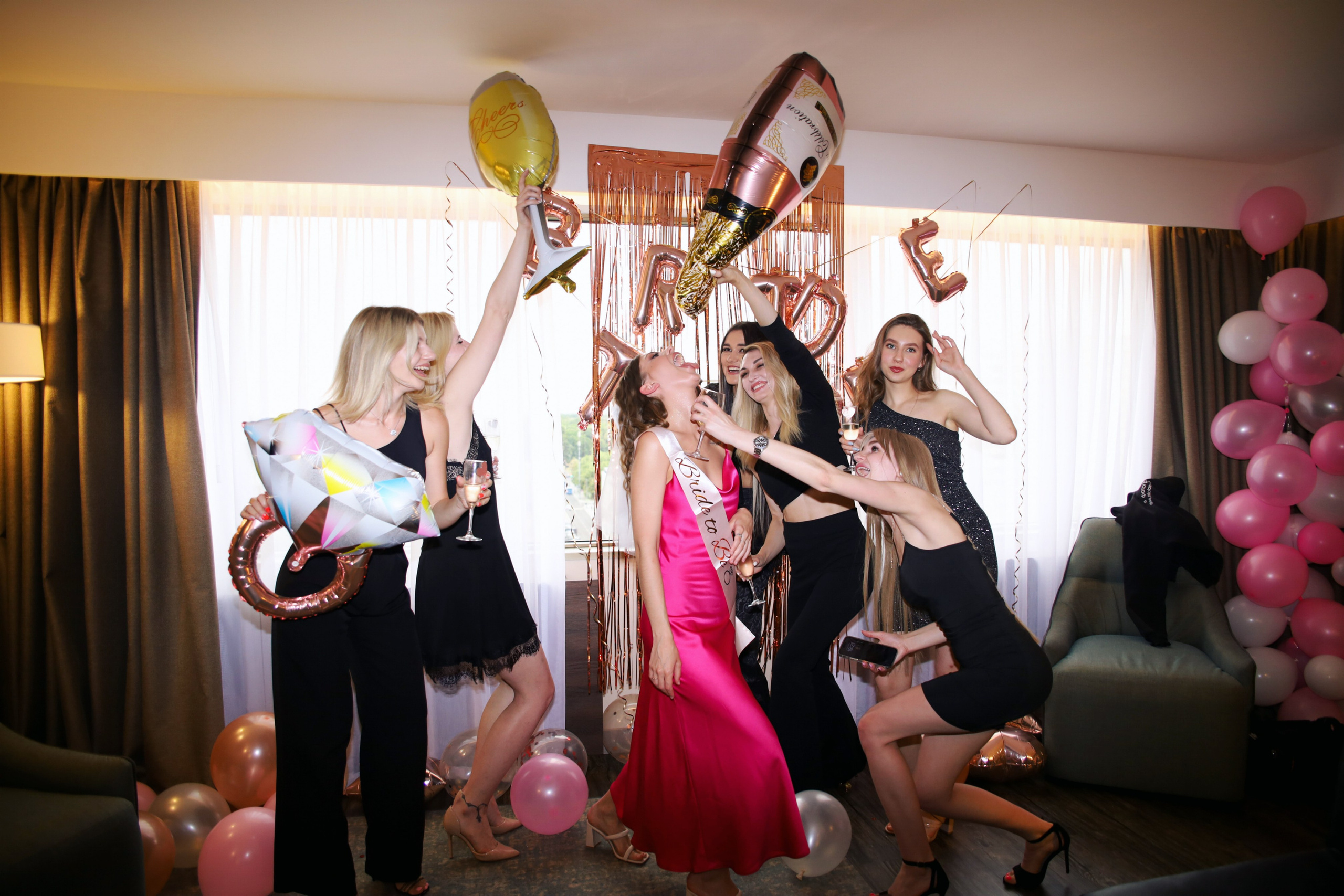 Девичник. Номер отеля. Главная