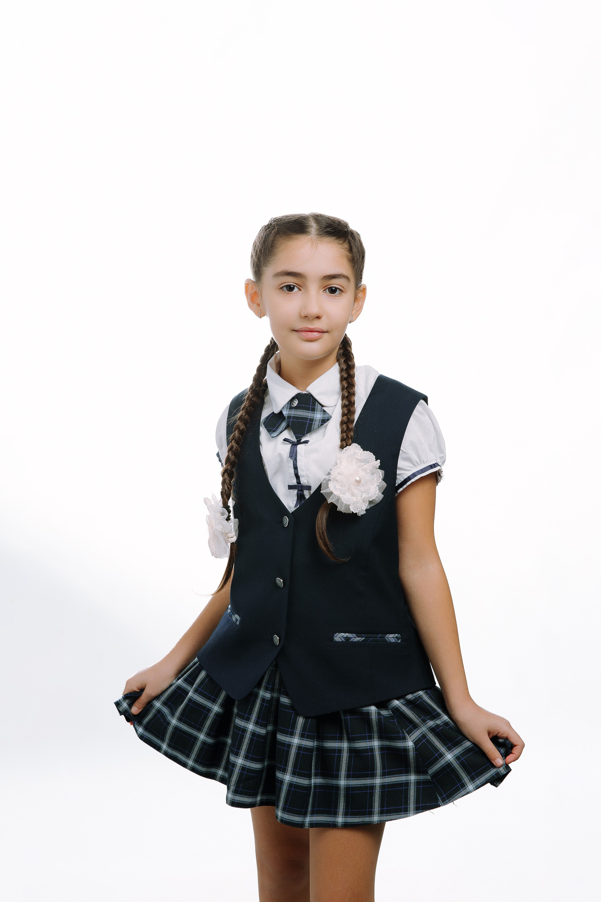 Портрет на светлом фоне- начальная школа. Выпускные альбомы Натальи Бутко: Новороссийск, Анапа, Геленджик