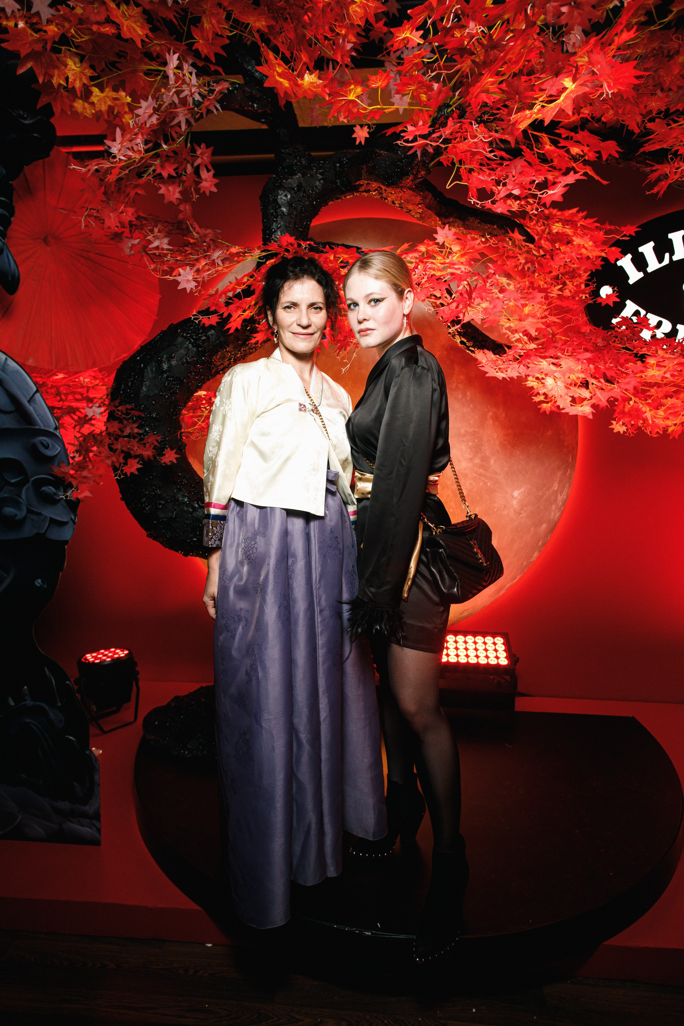 ILLEGAL FRIENDS | ASIA. СВОИ. ФОТООТЧЕТЫ-СОБЫТИЯ-МЕСТА