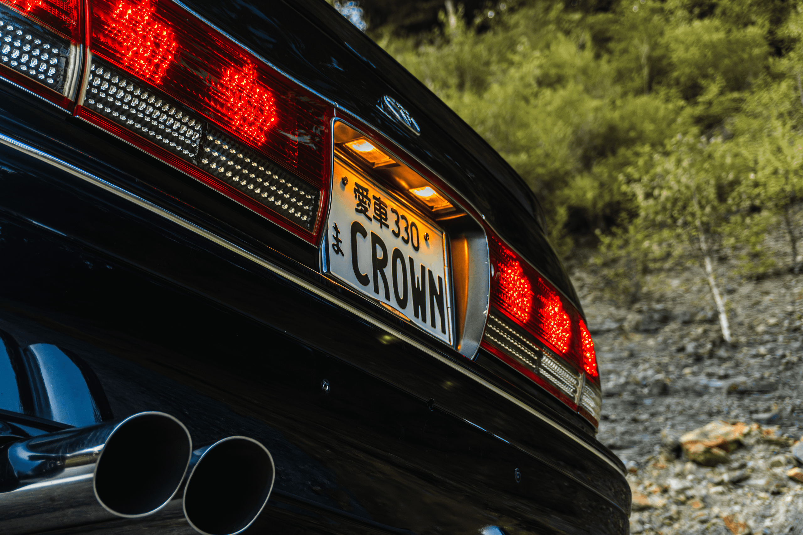 Toyota Crown S155: бриллиант в стенс-короне Владивостока