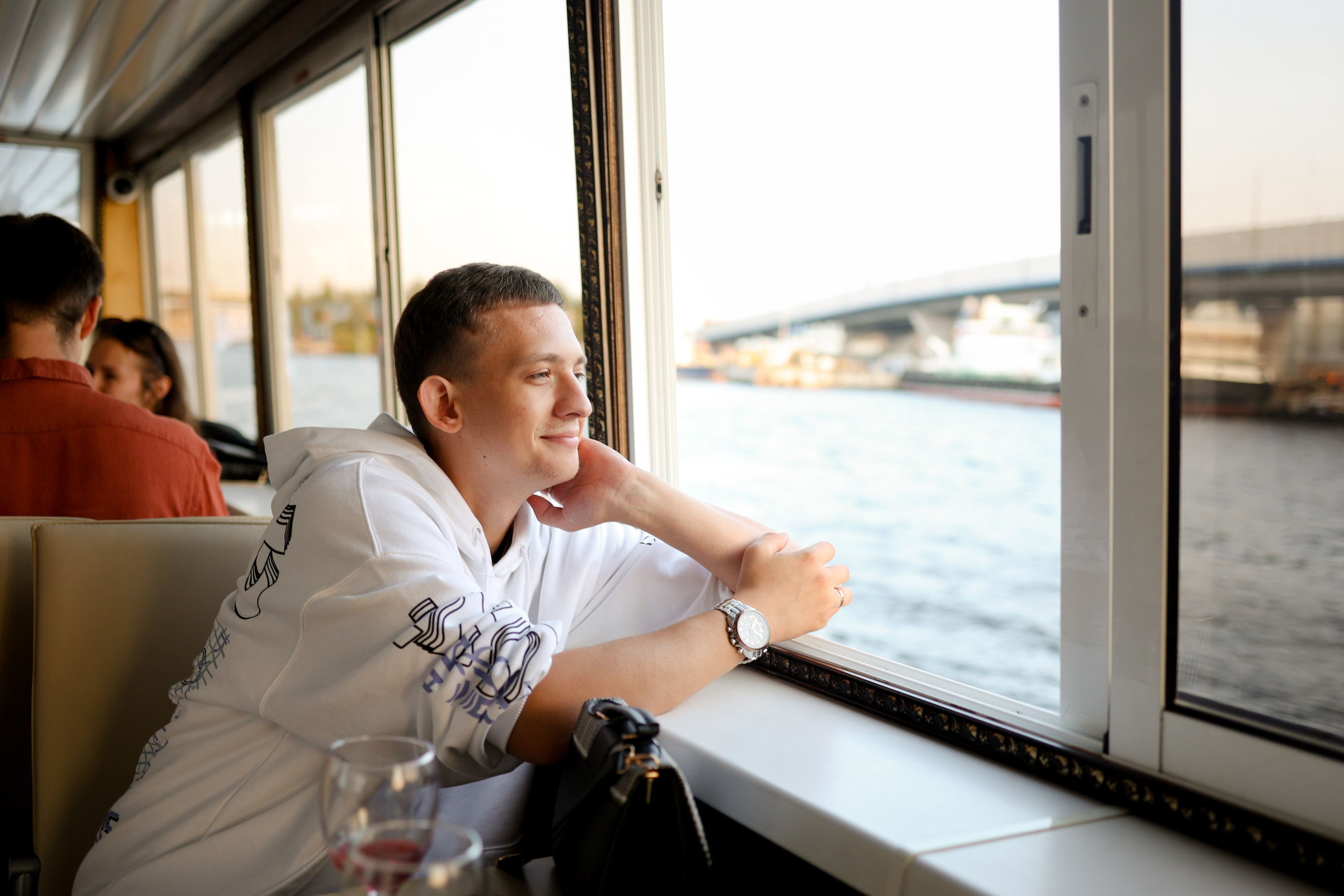 Gravity Project круизы. Репортажный и портретный фотограф в Санктпетербурге. Видиосъемка мероприятий в Санкт-Петербурге