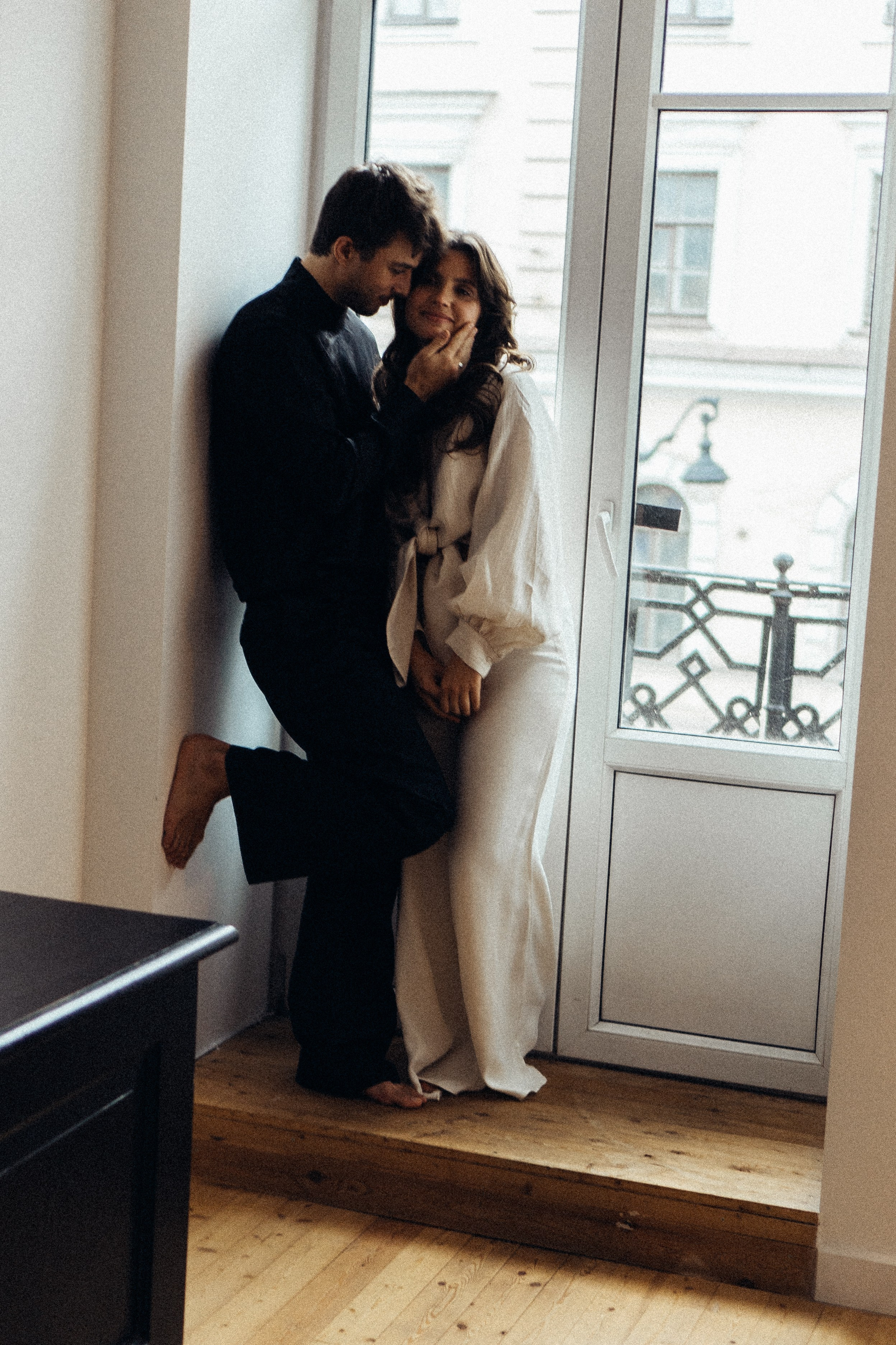 УТРО ЖЕНИХА И НЕВЕСТЫ В ПИТЕРСКОЙ КВАРТИРЕ И СЬЕМКА С СВАДЕБНЫХ ОБРАЗАХ. Профессиональный фотограф, Санкт-Петербург — Виктория Богомолова