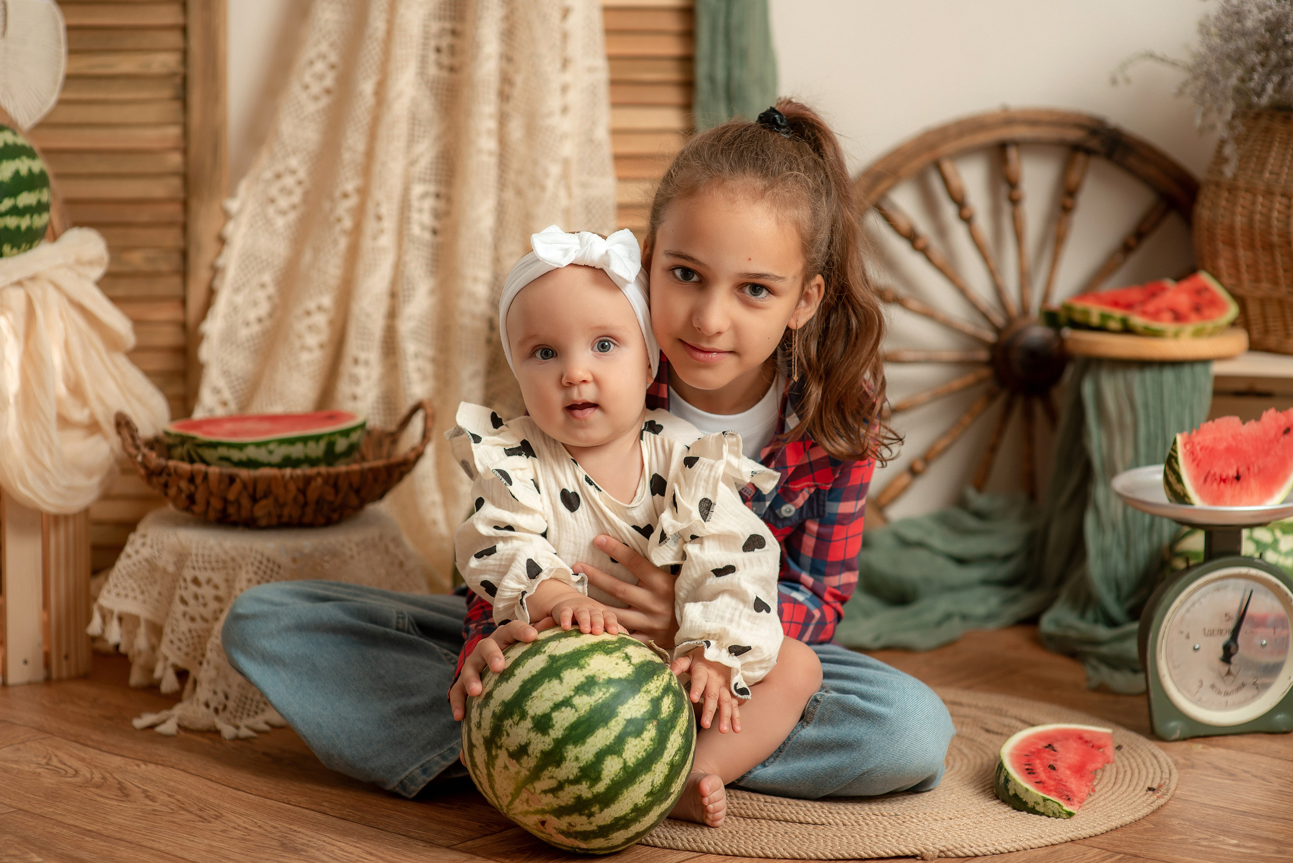 Арбузная фотосессия с Лизой и Софией. Семейный и детский фотограф Наталья Горда