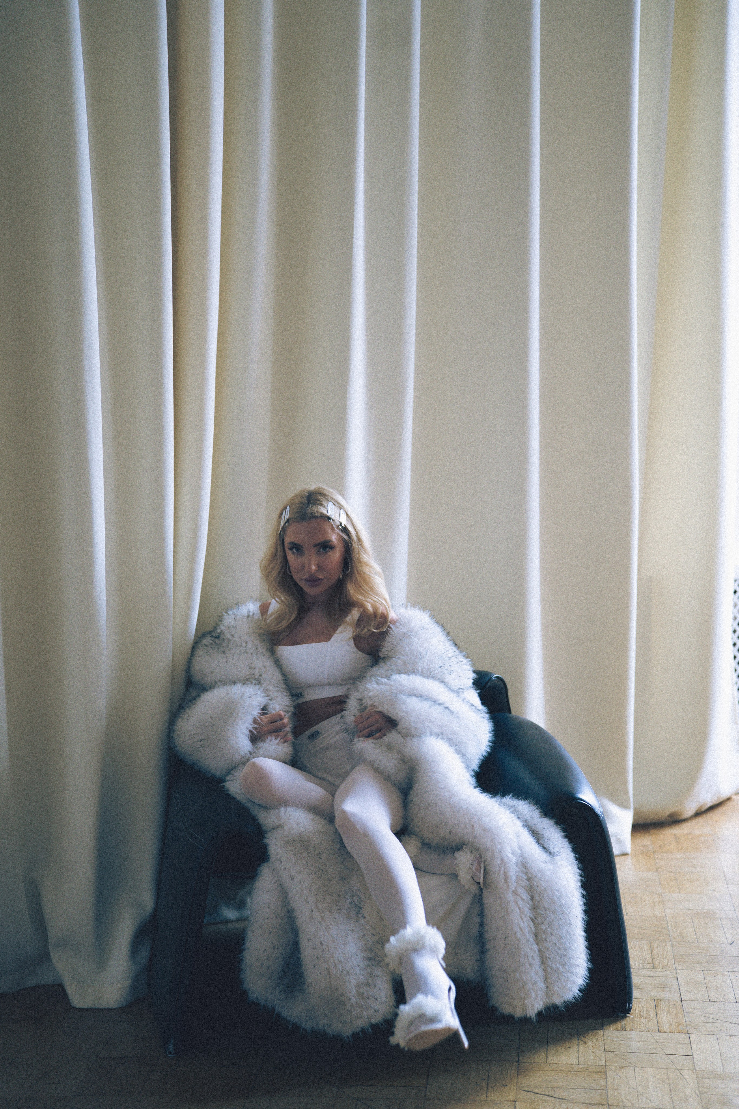 МИНИМАЛИЗМ В СТУДИИ НА ЧЕРНЫШЕВСКОЙ В СТУДИИ С БАЛКОНОМ. Профессиональный фотограф, Санкт-Петербург — Виктория Богомолова