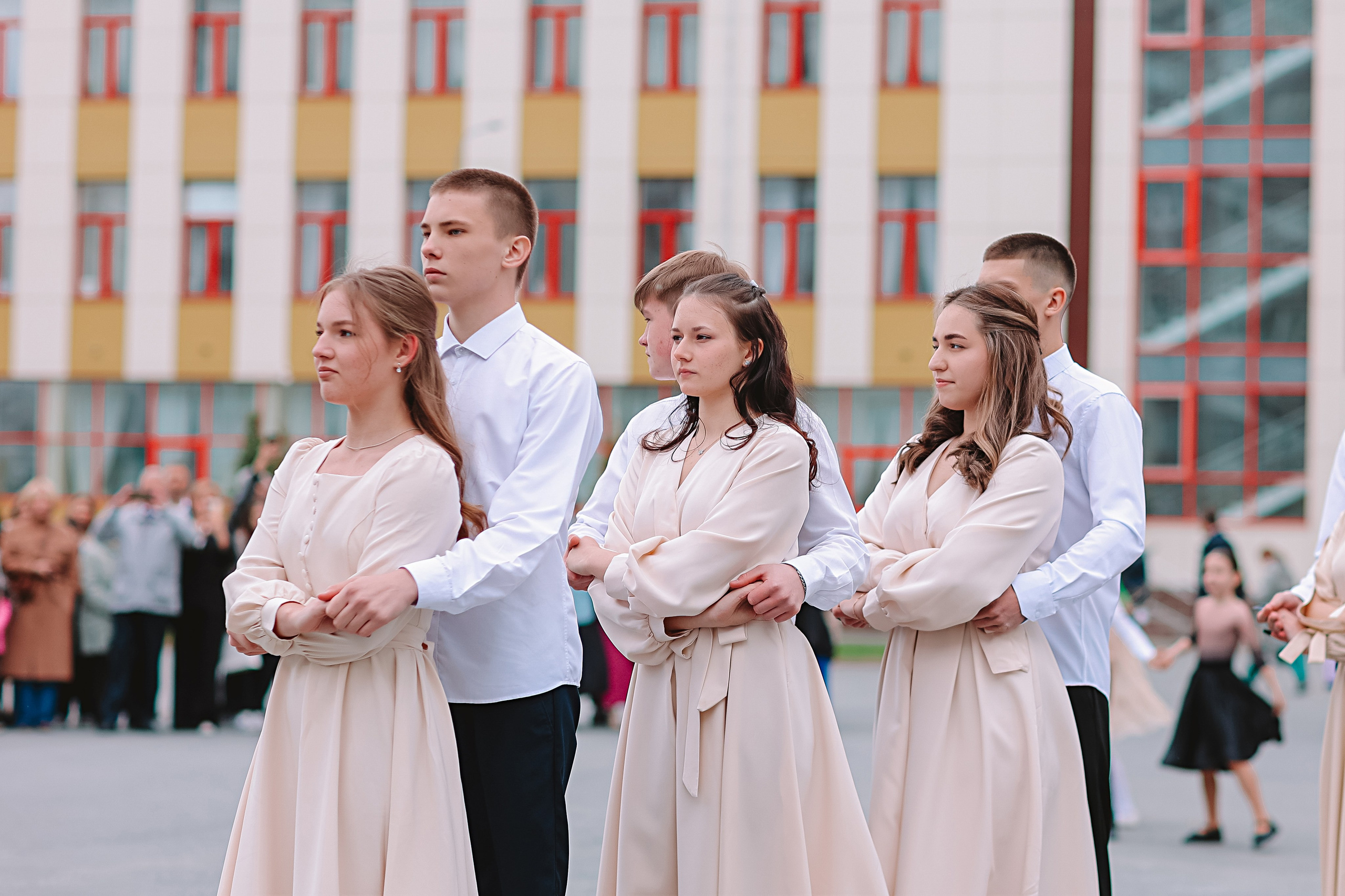 Последний звонок. Семейный фотограф Тюмень, фотограф на роды Салмина Мария