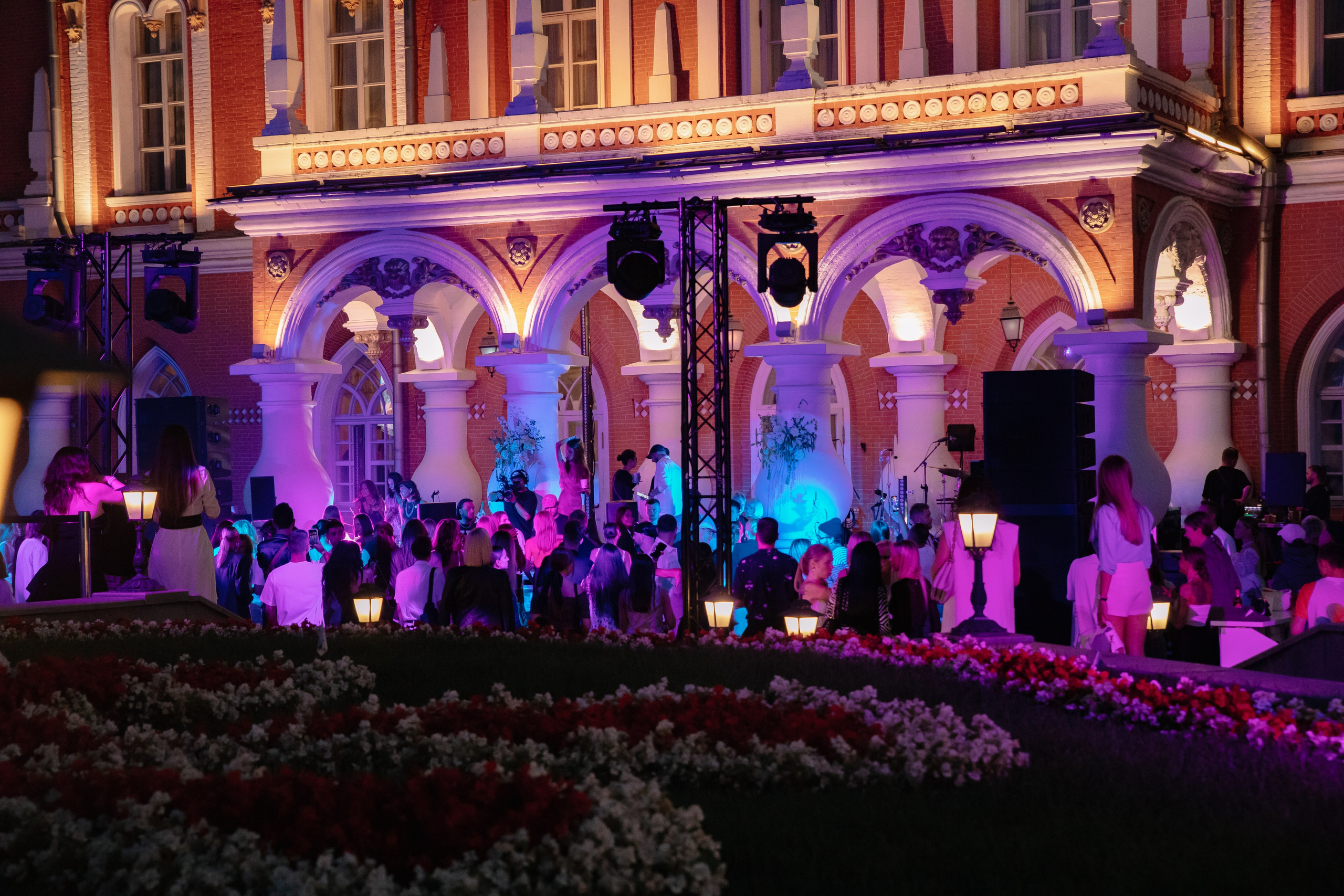 Группа ZOLOTO в Петровском путевом дворце/ AESTHETIC ONLY. Фотограф в Москве Яна Полосина