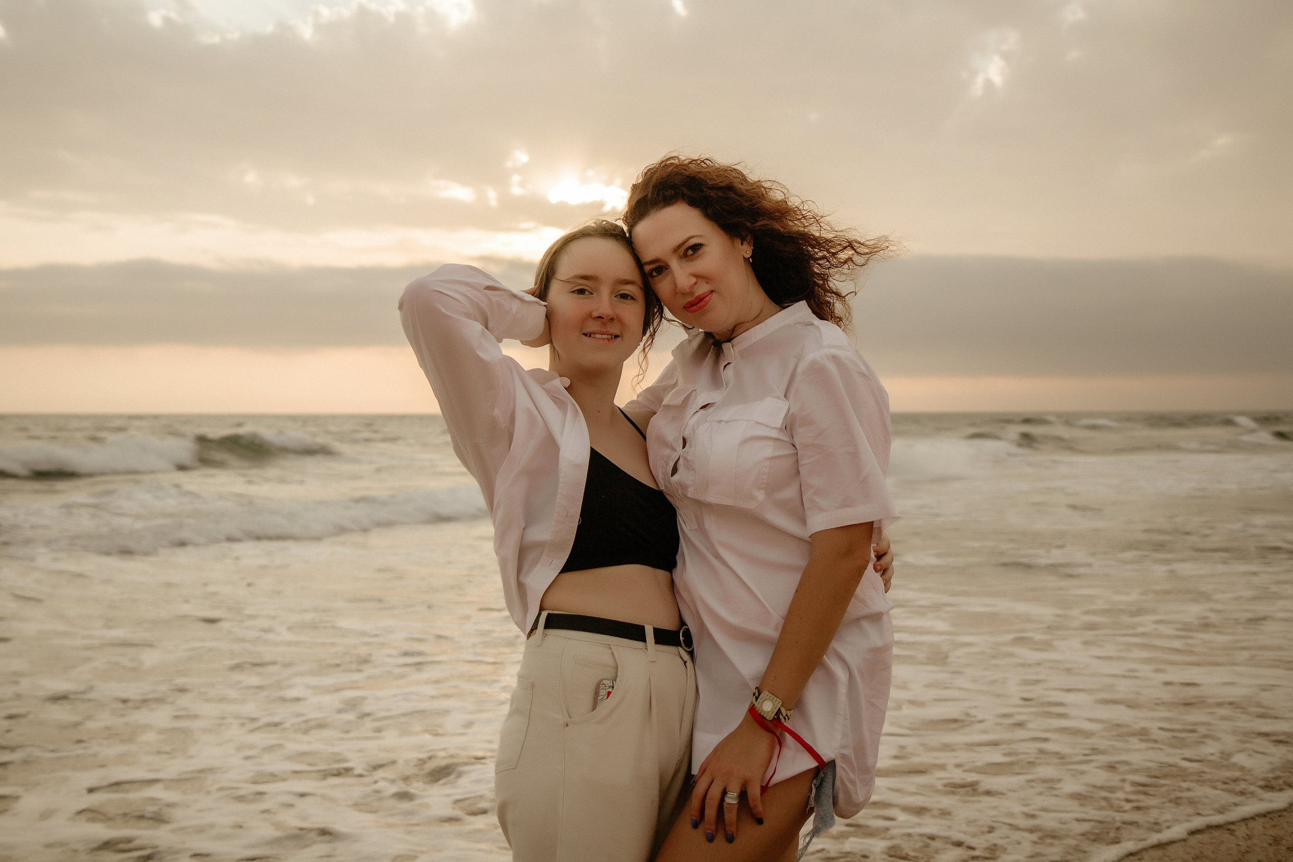 Ксения и Даша — ветер в волосах. Семейный фотограф Новороссийск, Анапа, Геленджик — Юлия Давыдова