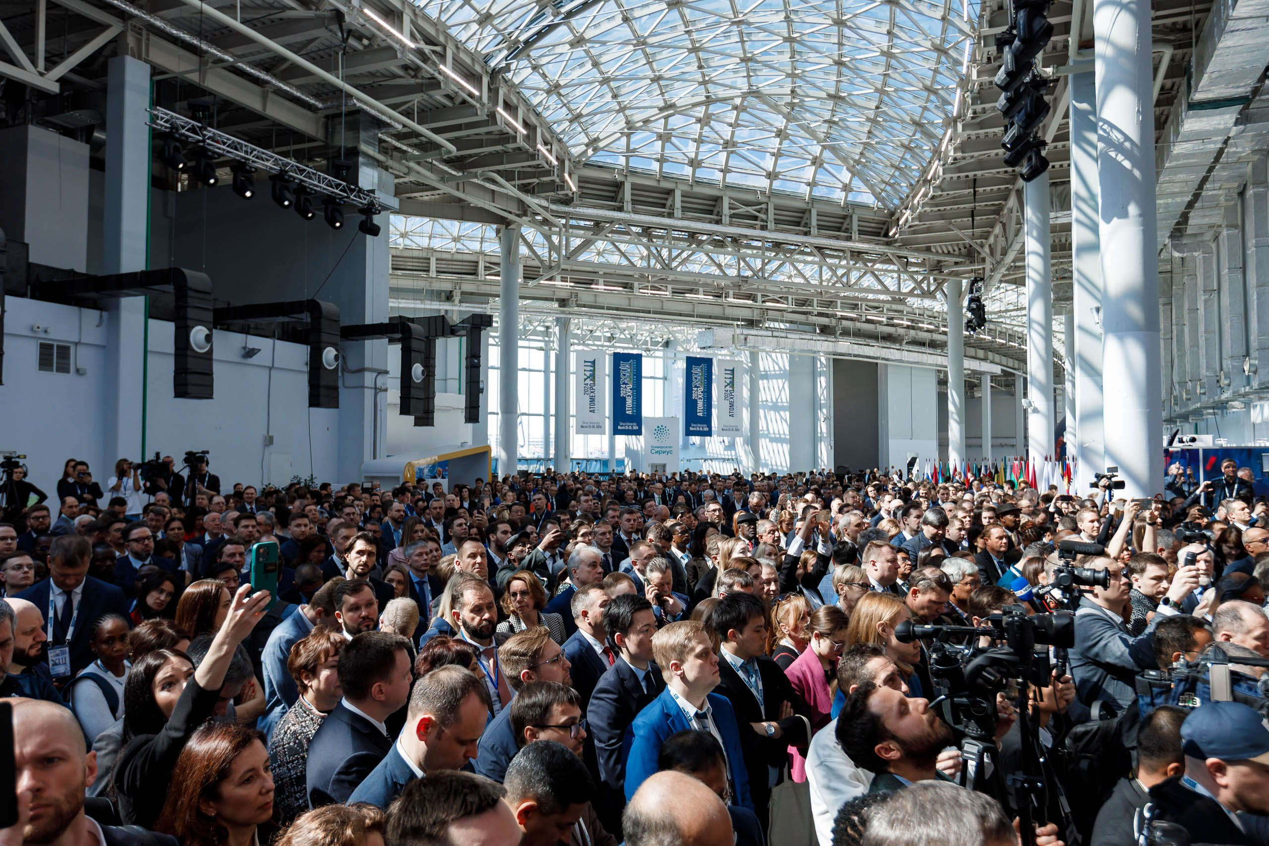 Подписания соглашений на форуме ATOM EXPO XIII 2024 в Сириусе. Репортажный фотограф в Москве, Сочи и Санкт-Петербурге