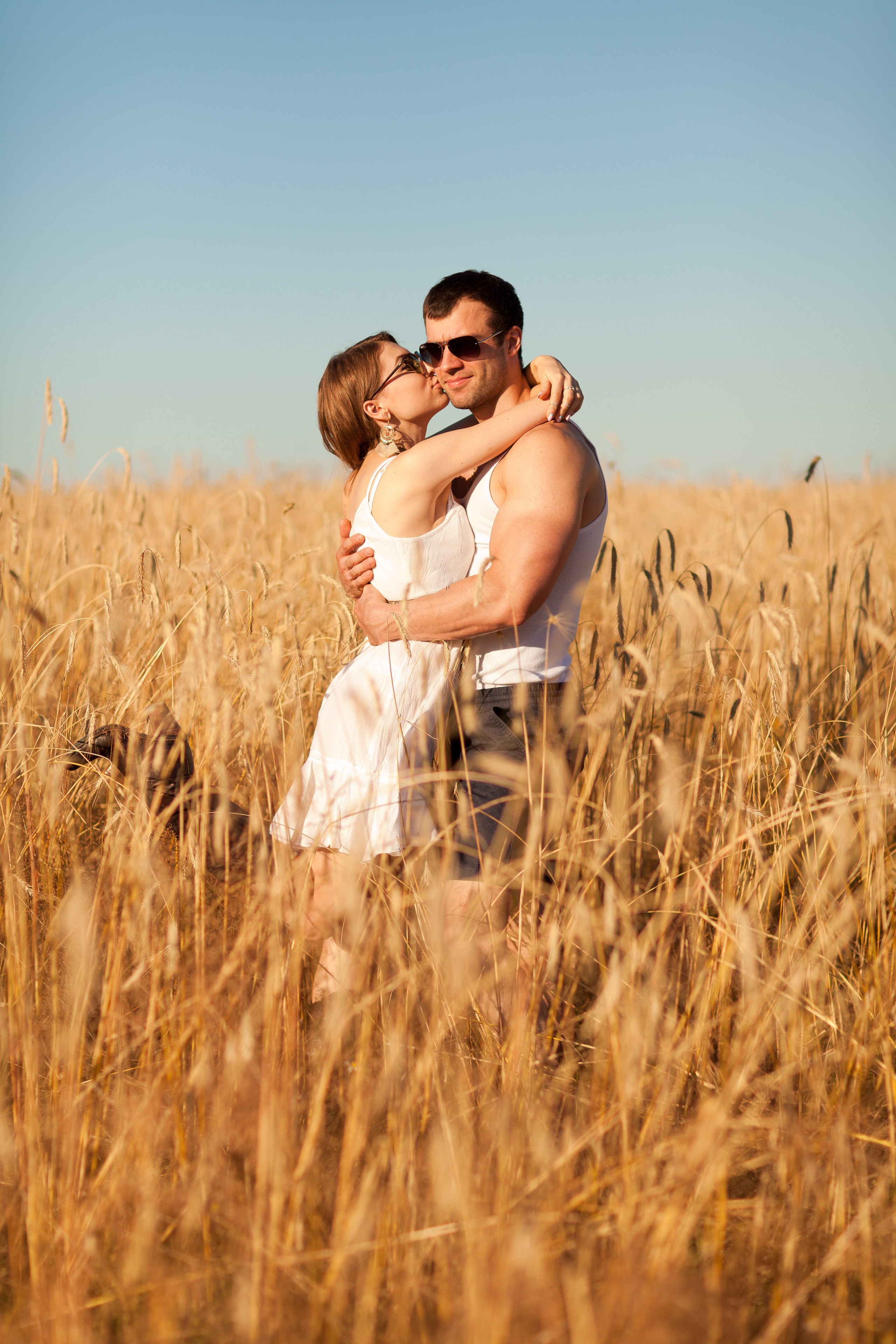 Алиса и Сергей, история в полях. Фотограф Денис Гавриленков в Москве