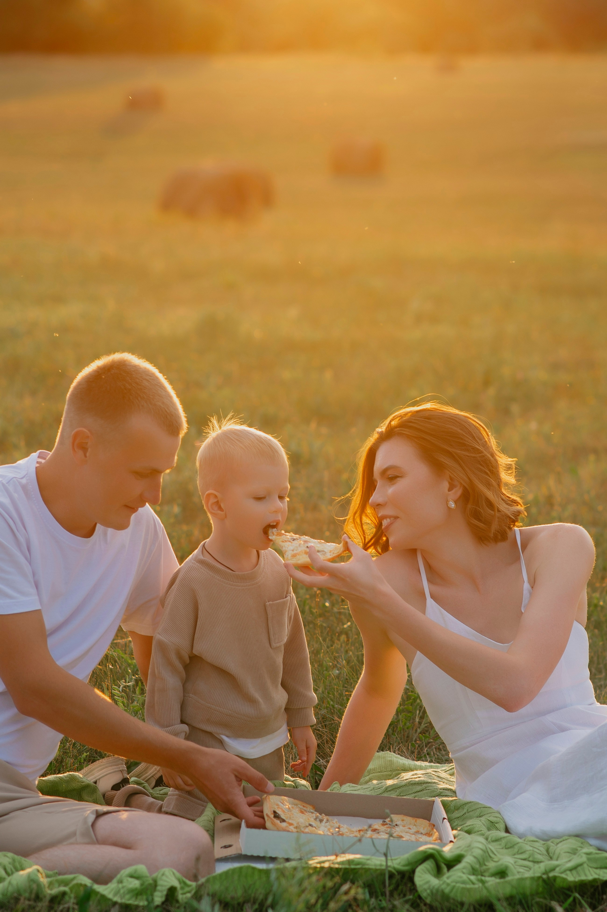 Семейная прогулка на закте. Фотограф Дарья Семина