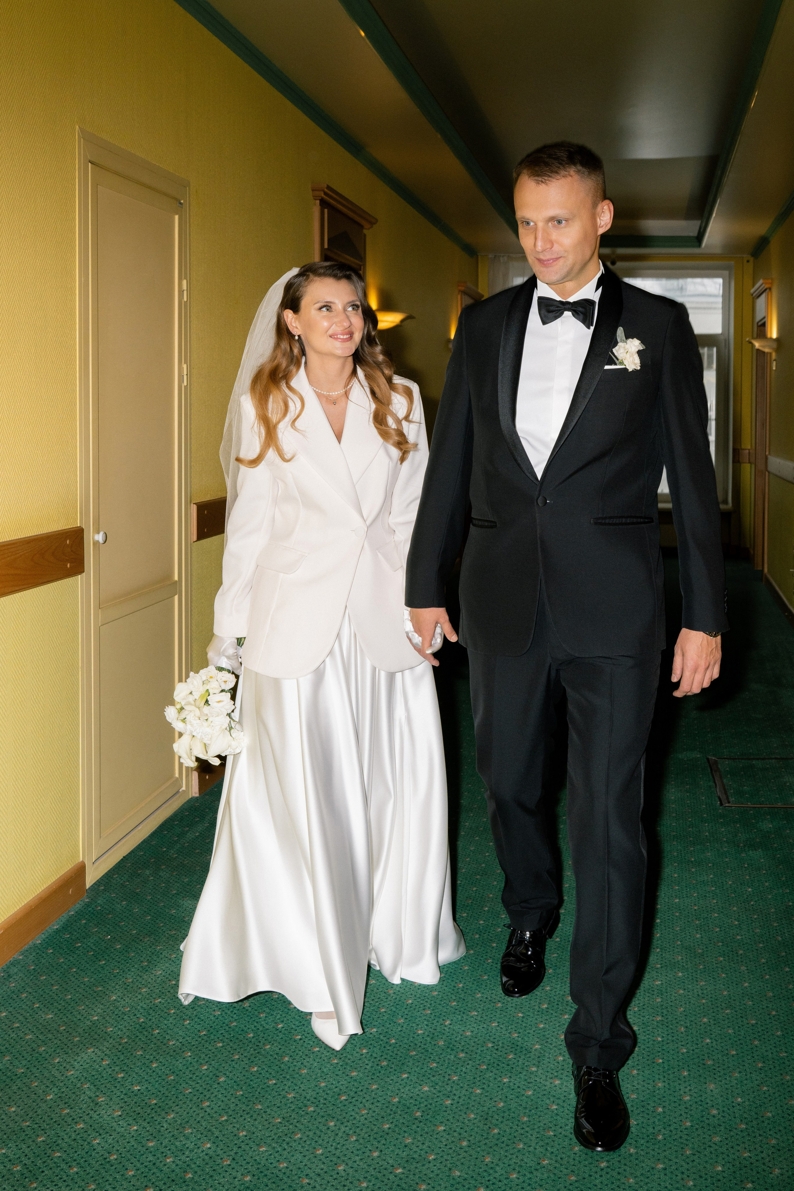 Иван и Рума. Москва. Сборы в отеле Marco Polo и роспись в особняке Спиридонова. Свадебный фотограф Катерина Чулкова