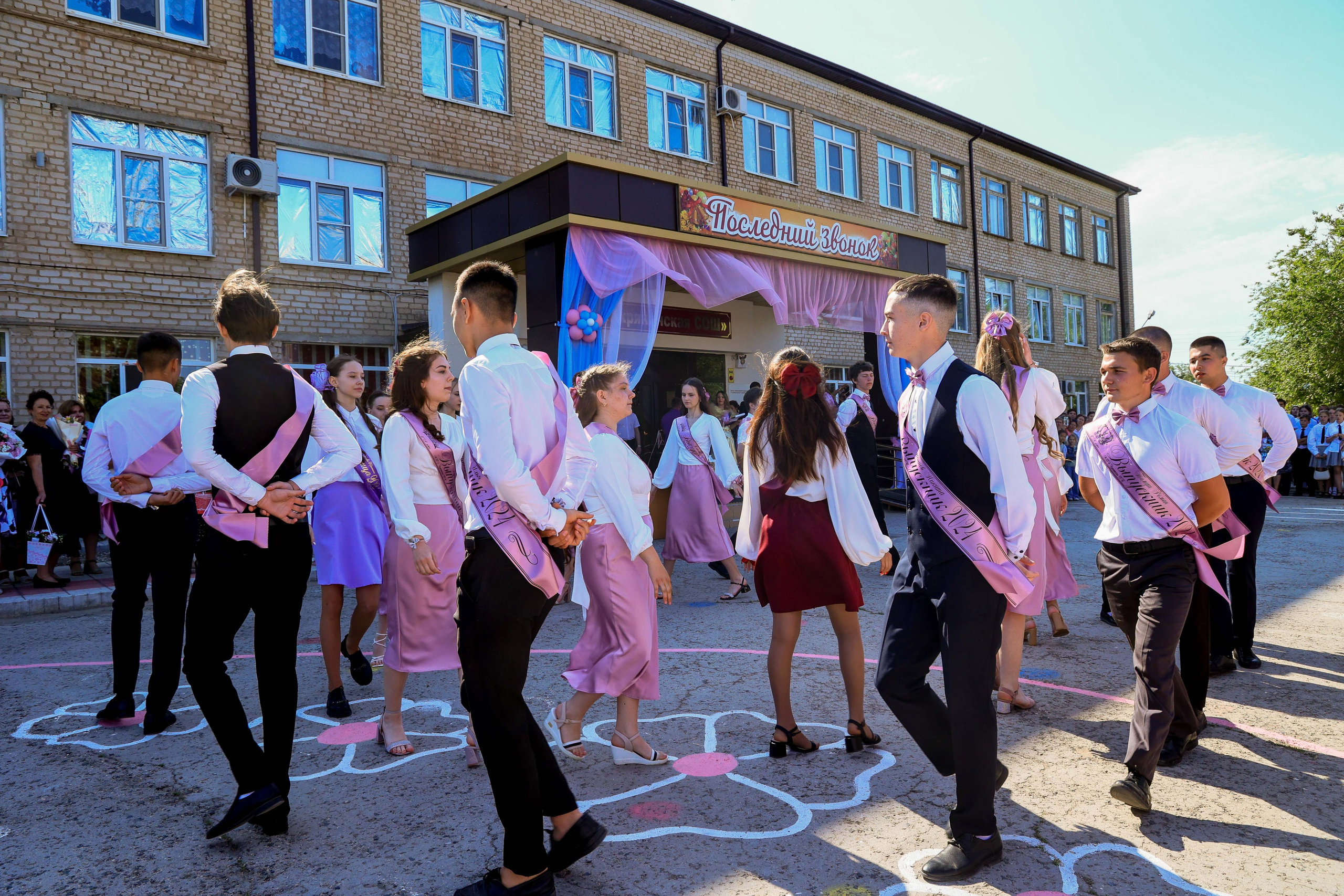 ШКОЛА ПОСЛЕДНИЙ ЗВОНОК. Свадебный фотограф — видеограф в г. Астрахань Екатерина Юмашева