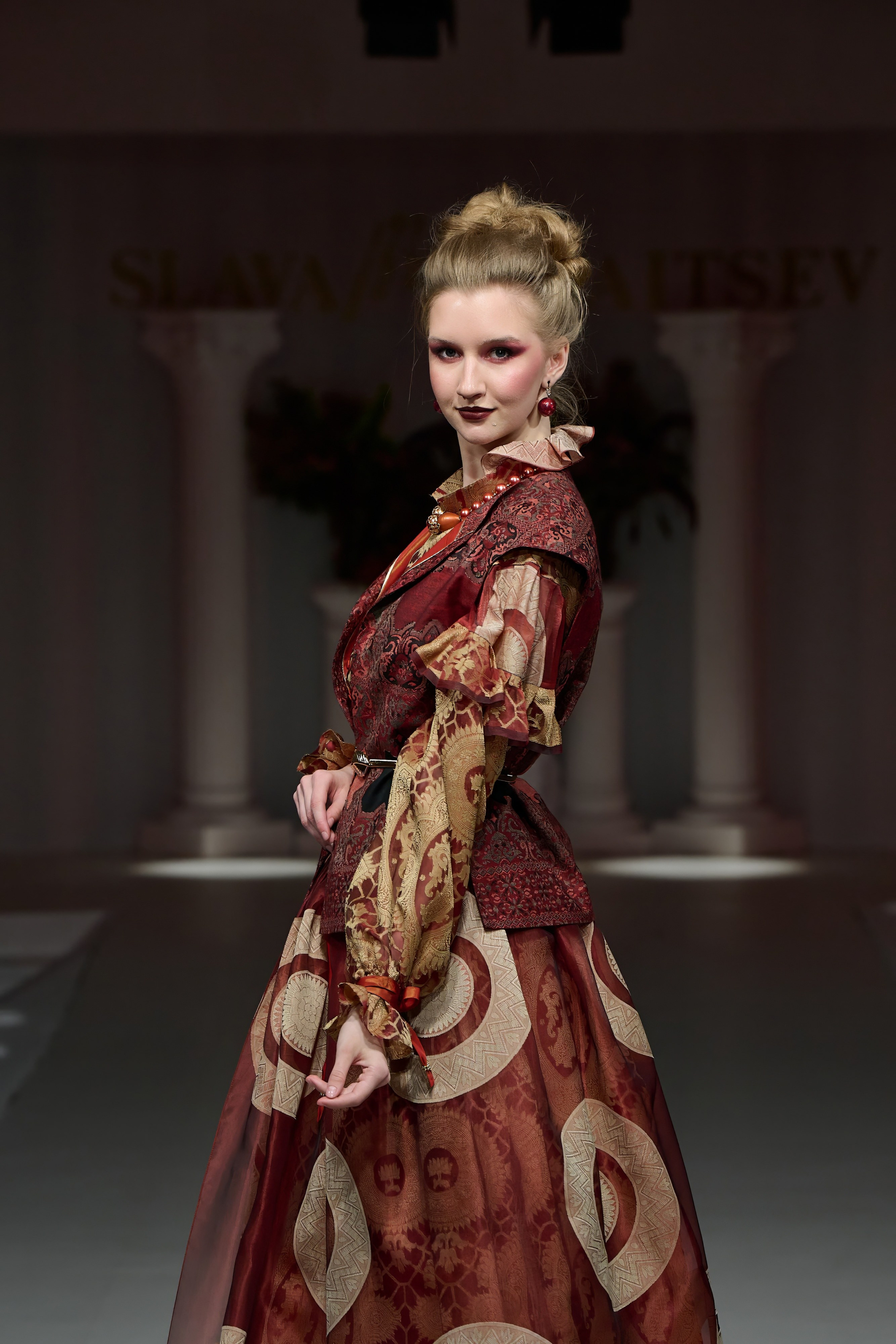 Slava&Yegor Zaitsevs. Показ-спектакль «Воспоминание». 21 июня 2025. Дима Бабушкин. Фотограф. Подиум. Репортаж. Творчество. Дорого