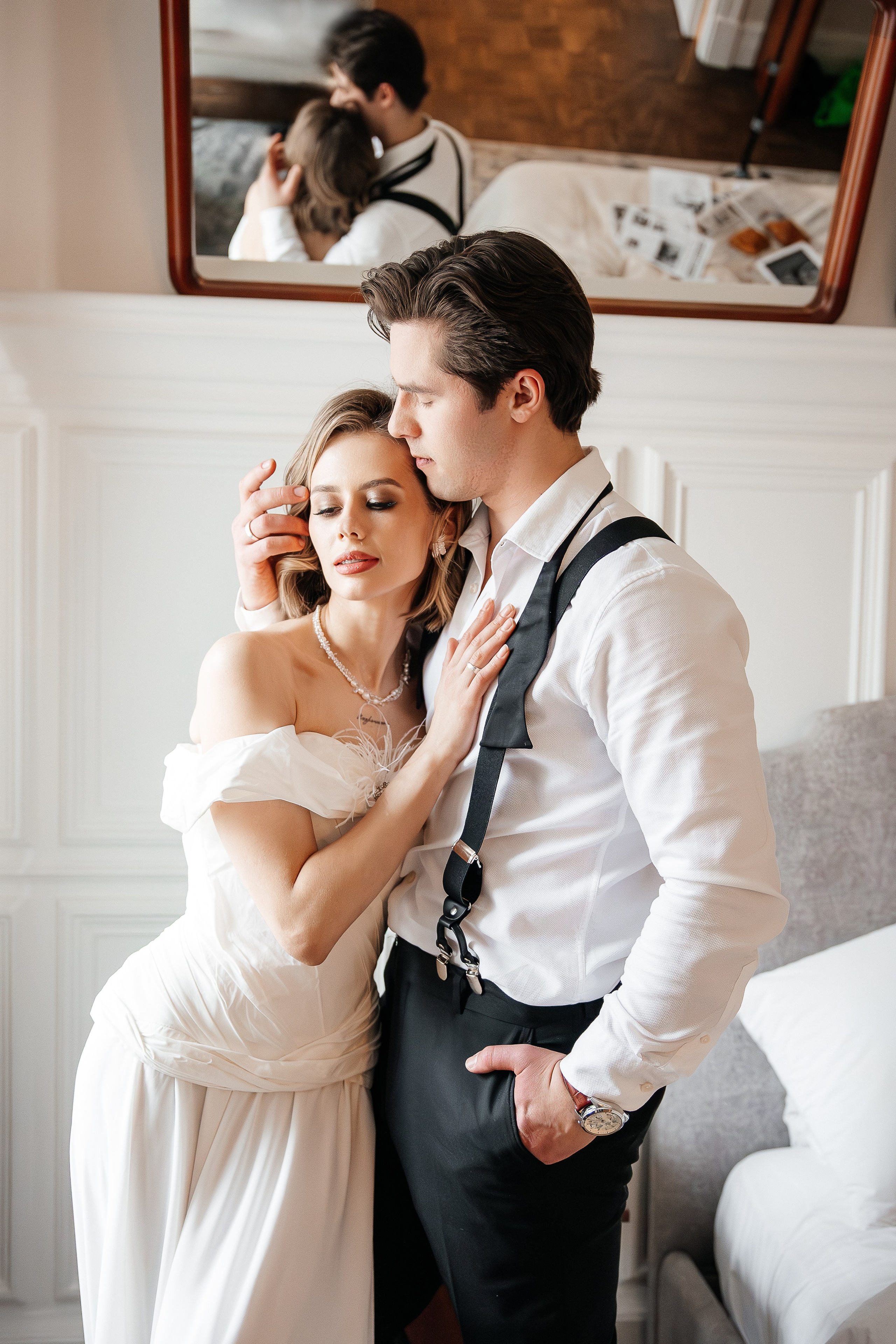 Утро жениха и невесты в отеле. Свадебный и семейный фотограф в Москве Красинская Мария