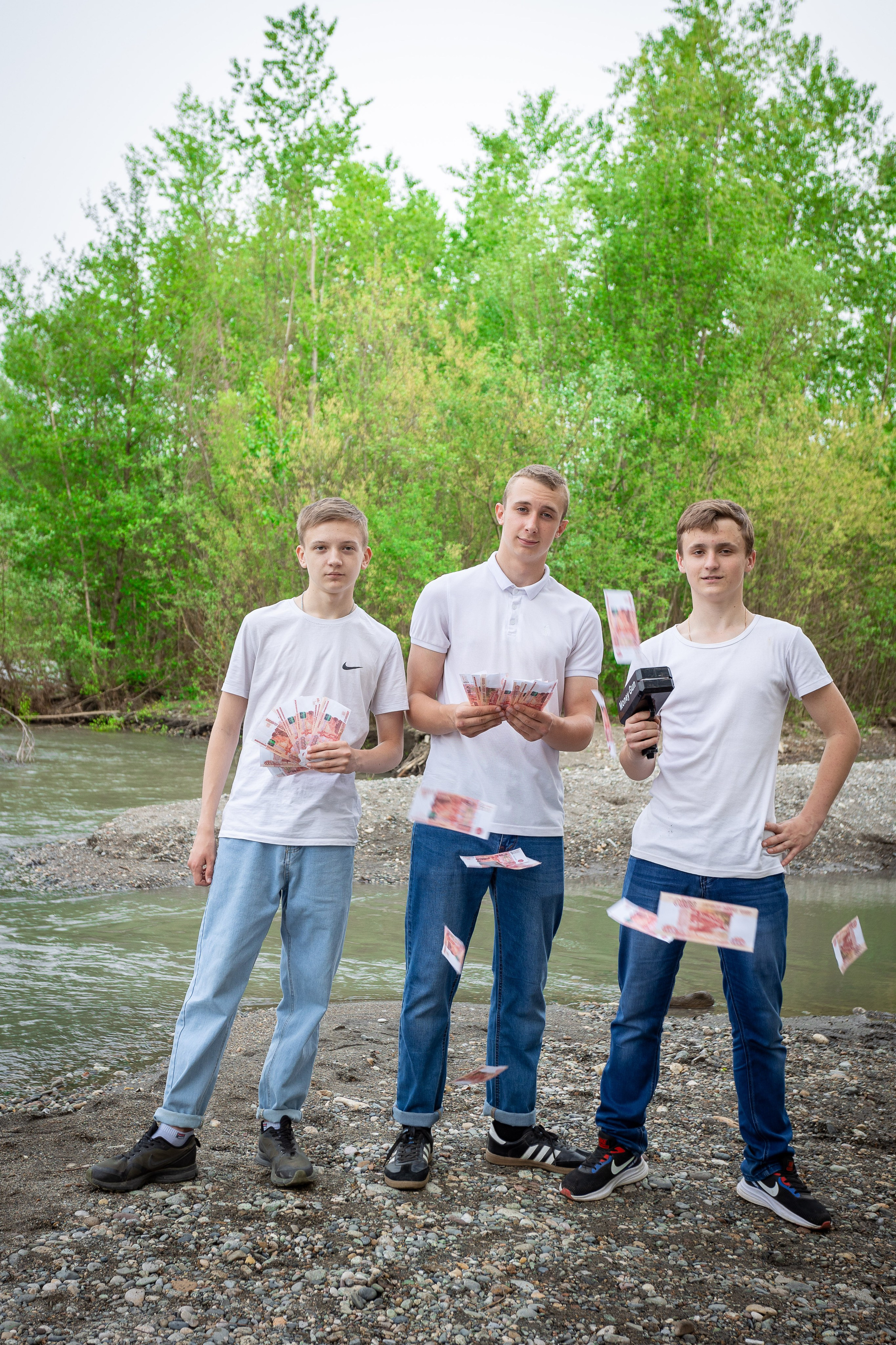 Уличная фотосессия на выпускной альбом. Выпускные альбомы Майкоп, Краснодар Елена Золотарева