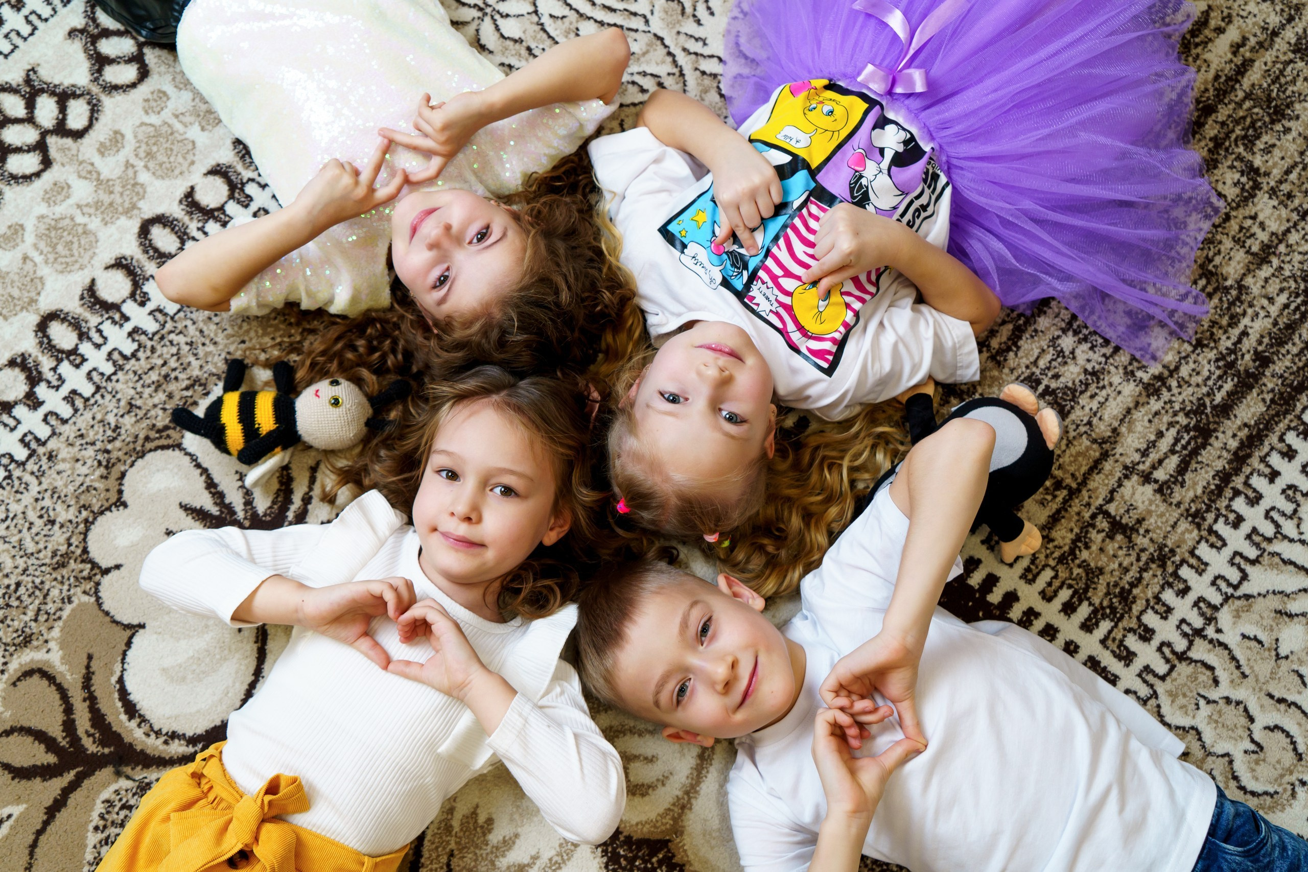 Выпускные альбомы. Akhmadeevmedia.ru