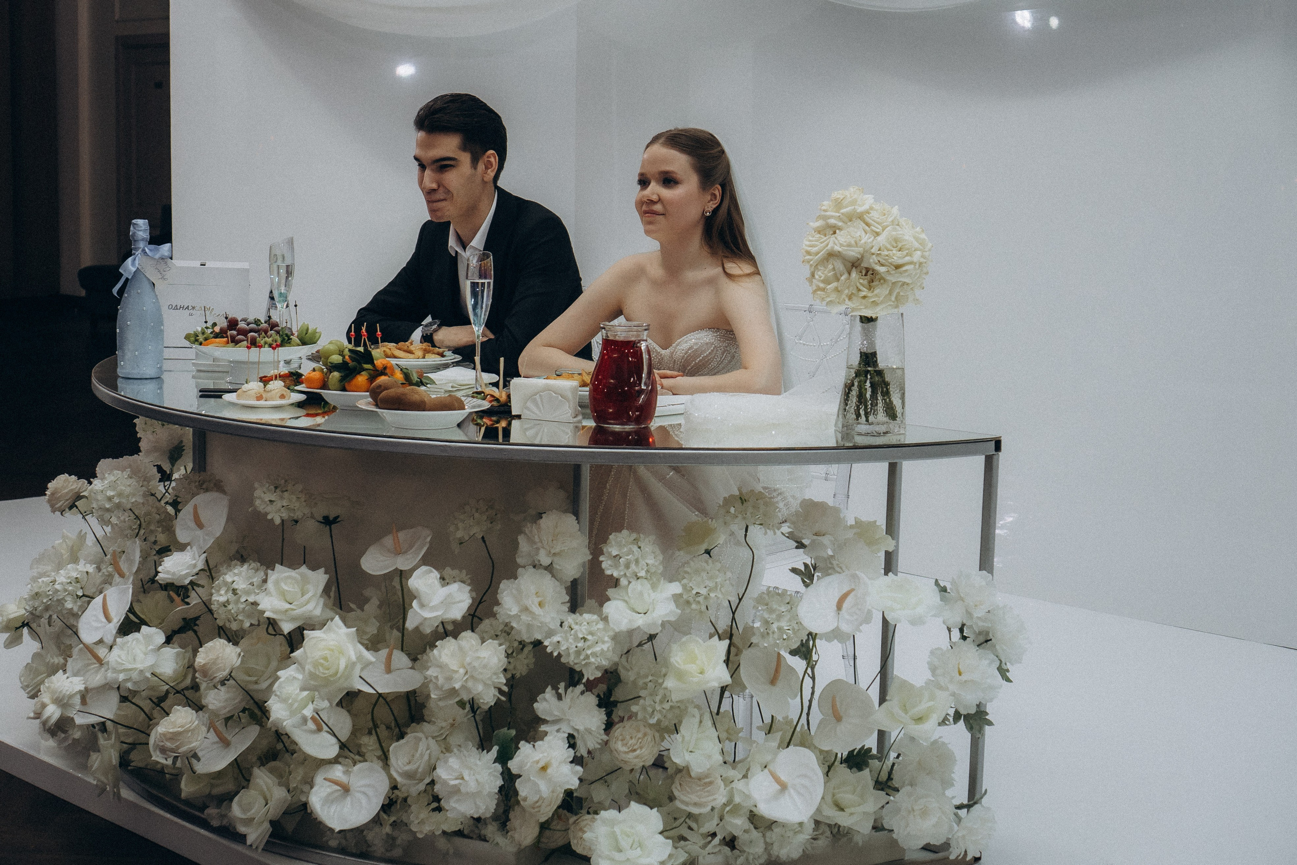 СВАДЕБНАЯ СЬЕМКА СБОРОВ В ОТЕЛЕ И ВЫЕЗД НА ЦЕРЕМОНИЮ (СНЯТО В СИБИРЕ В НИЖНЕВАРТОВСКЕ). Профессиональный фотограф, Санкт-Петербург — Виктория Богомолова