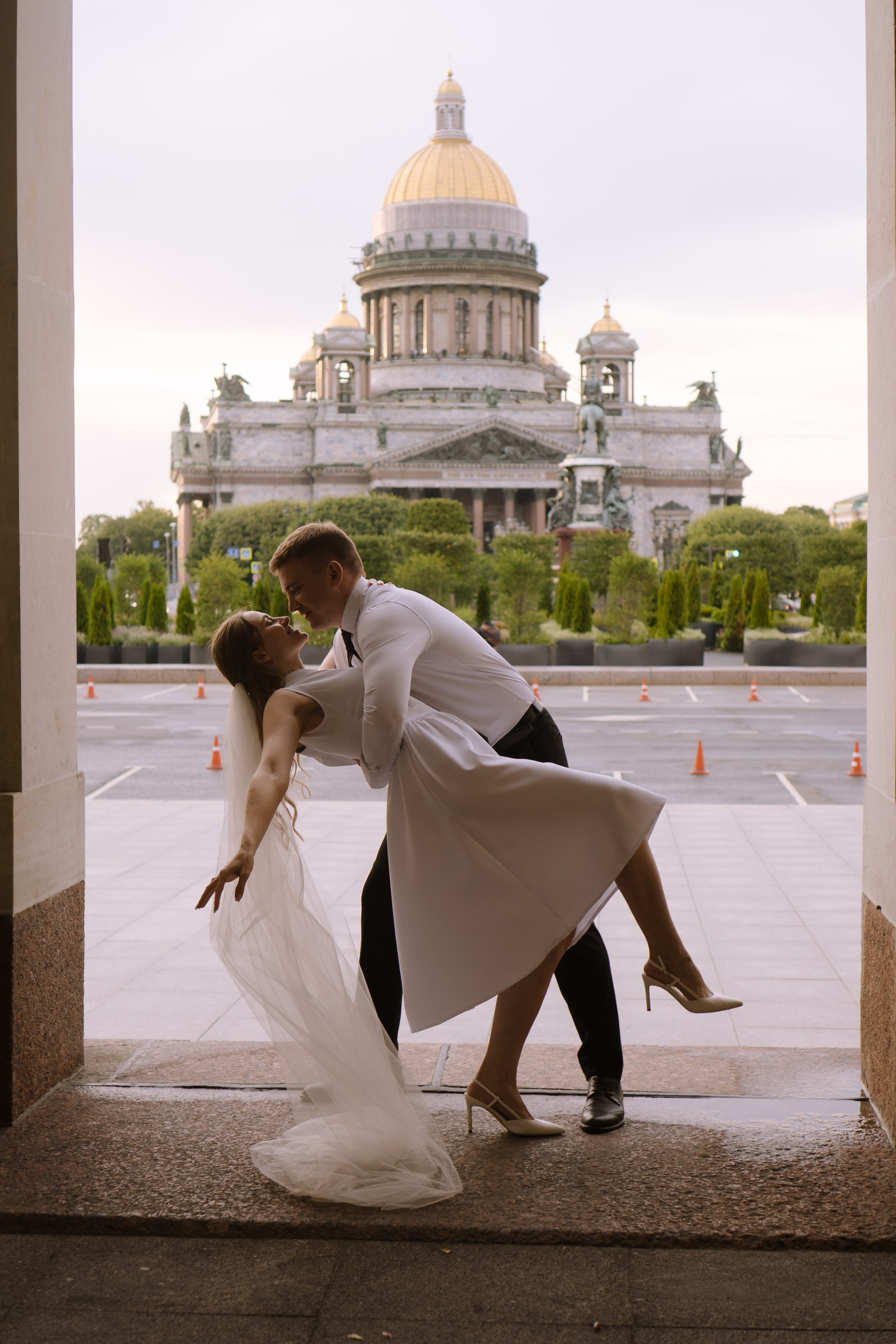 СВАДЕБНАЯ СЬЕМКА С ИСАКИЕВСКИМ СОБОРОМ, АСТОРИЯ И ЗАКОНОДАТЕЛЬНОЕ СОБРАНИЕ. Профессиональный фотограф, Санкт-Петербург — Виктория Богомолова