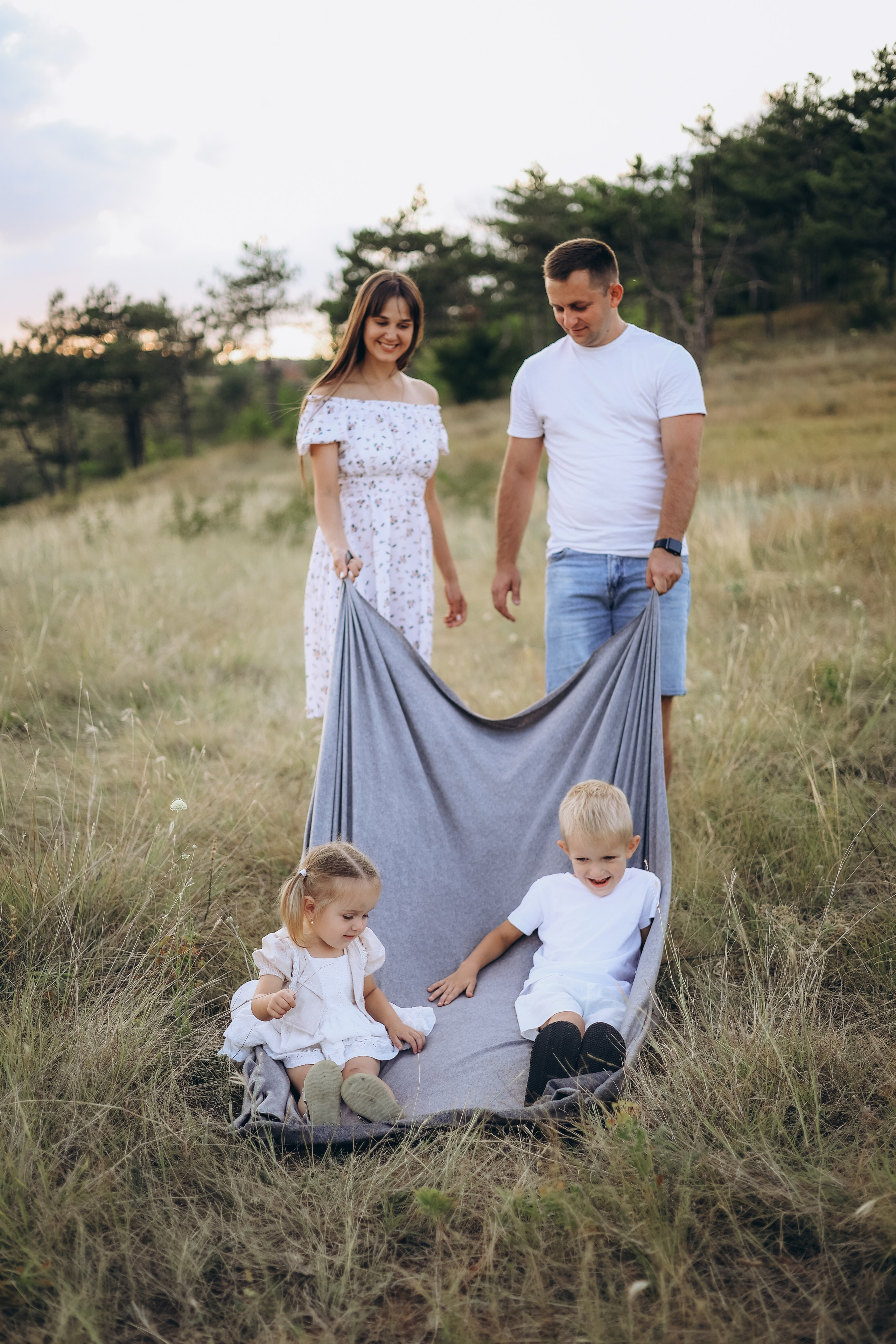 Сергей, Вика, Артем и Алина. Фотограф Алевтина Матешук