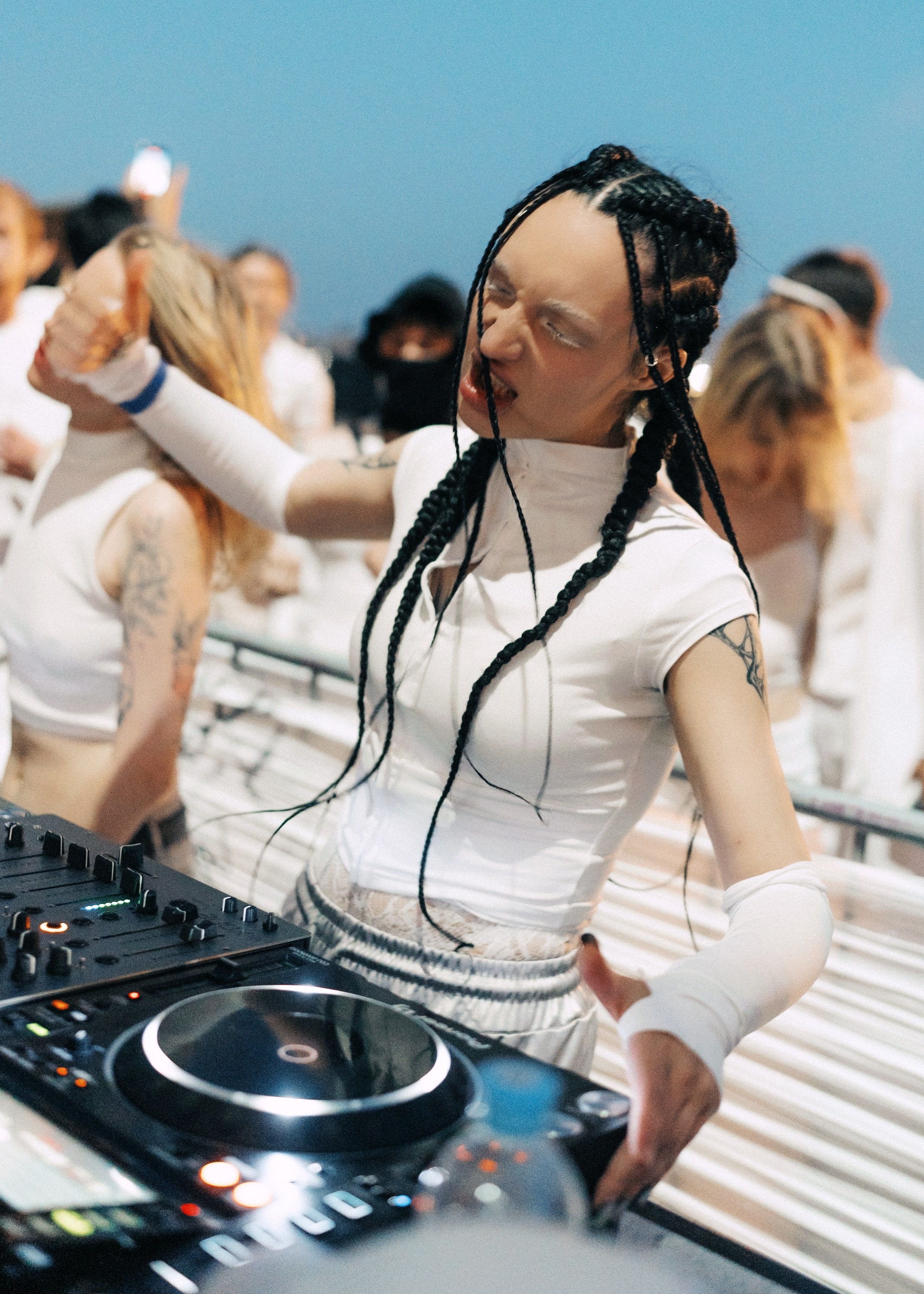 INWHITE | SMENA HARD STAGE. Annyshka