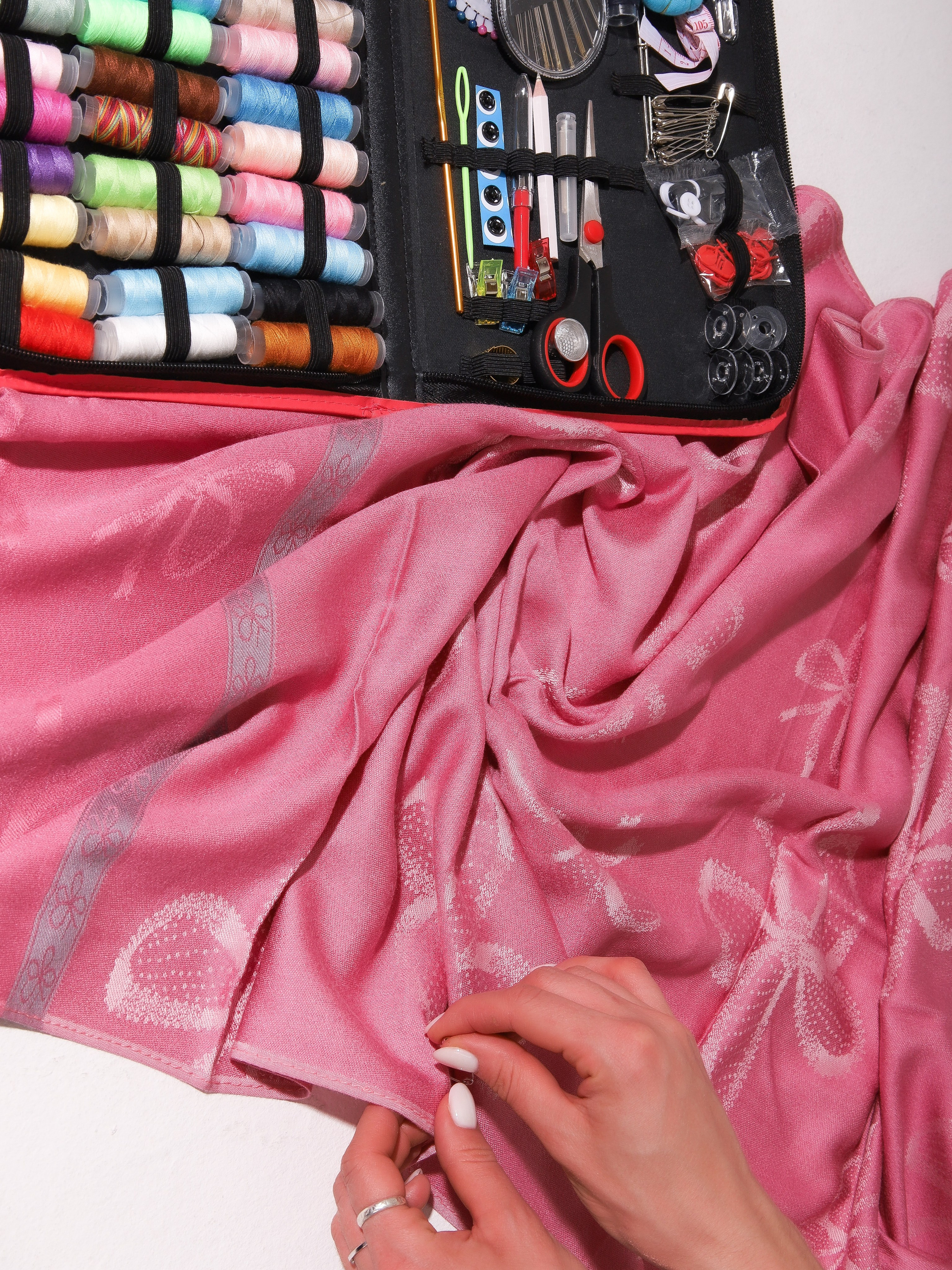 Швейный набор. Ваш семейный фотограф