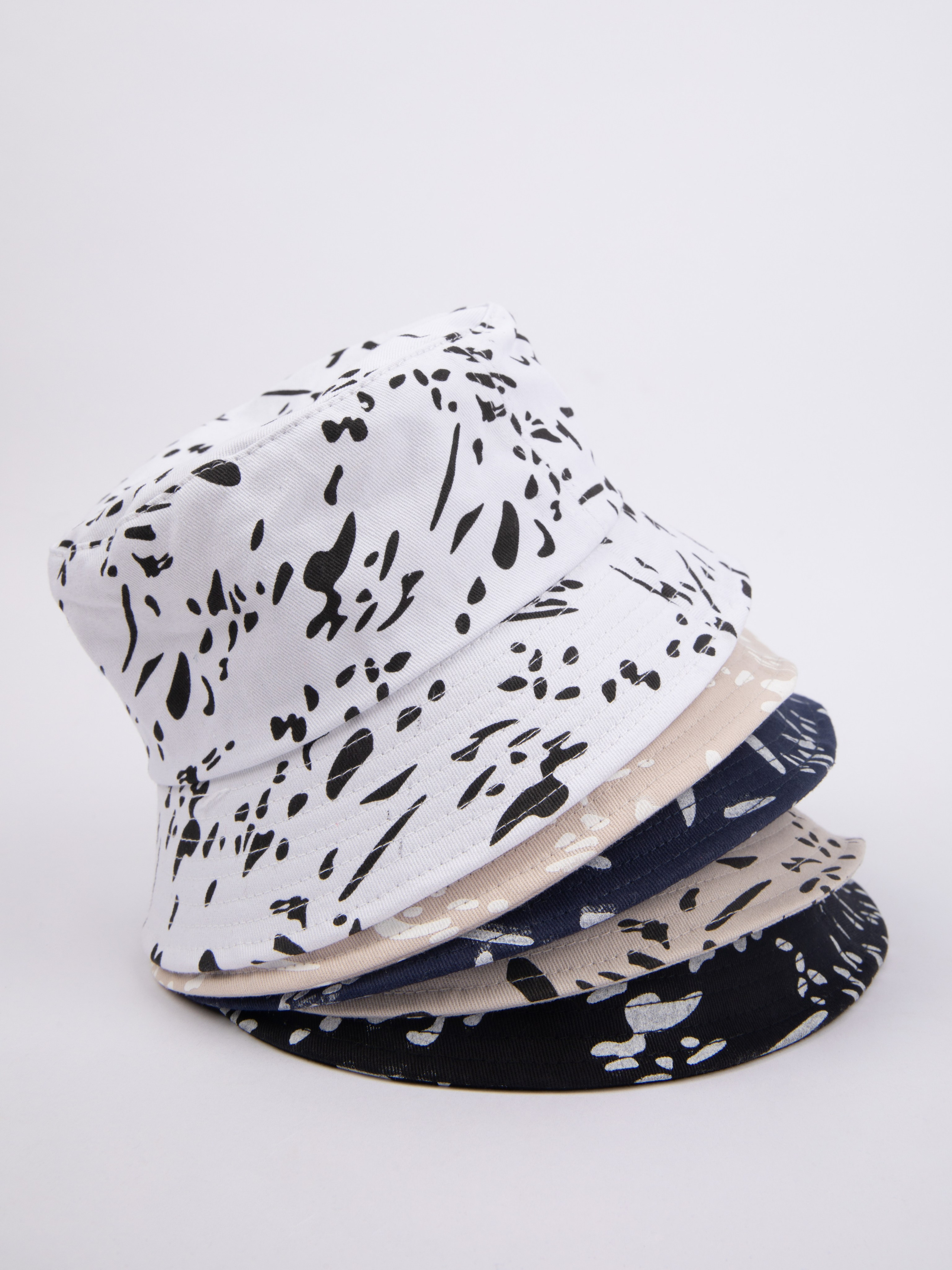 Детские панамки. Фотостудия предметной и модельной съёмки для маркетплейсов