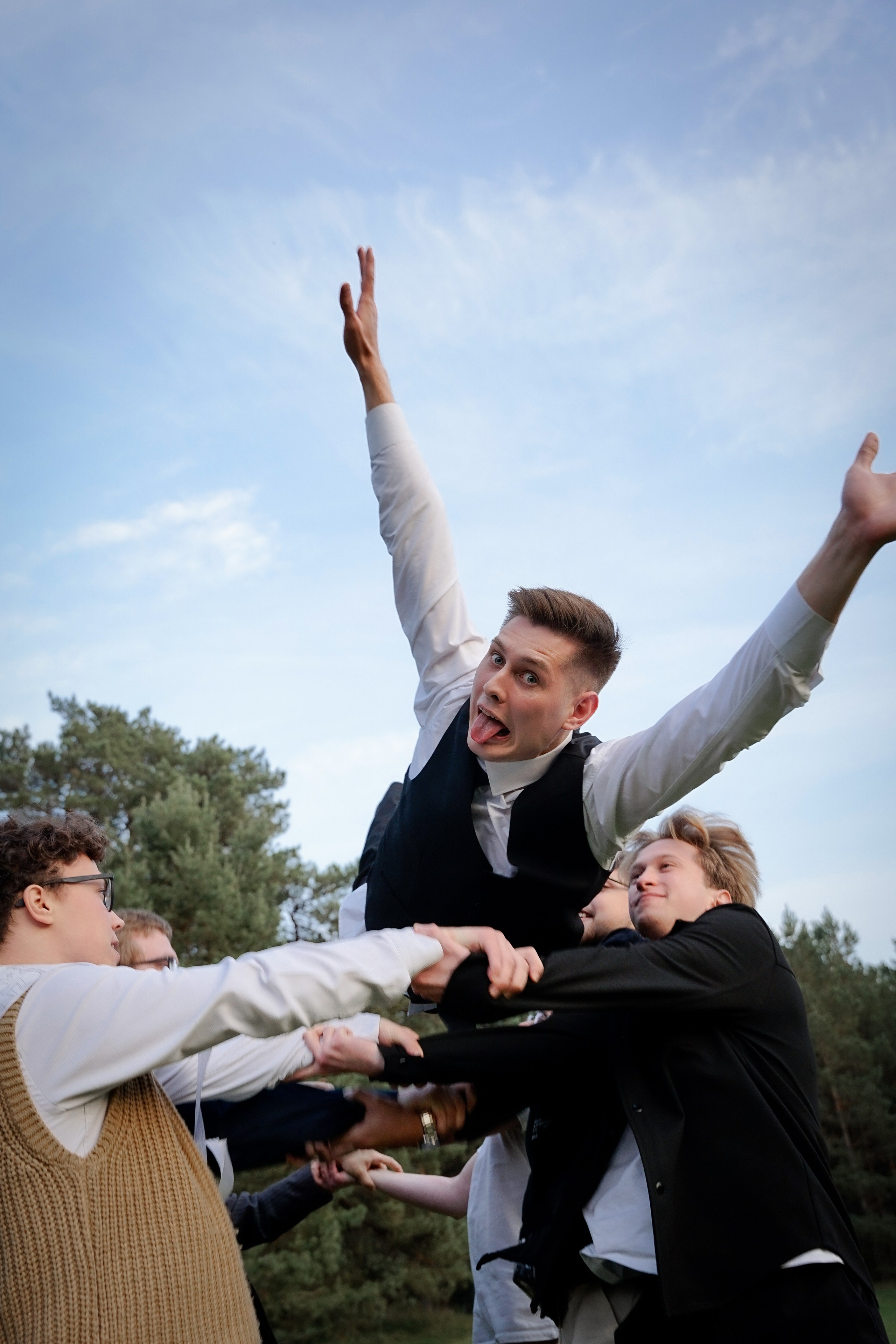 Свадебная прогулка в парке Екатеринбурга