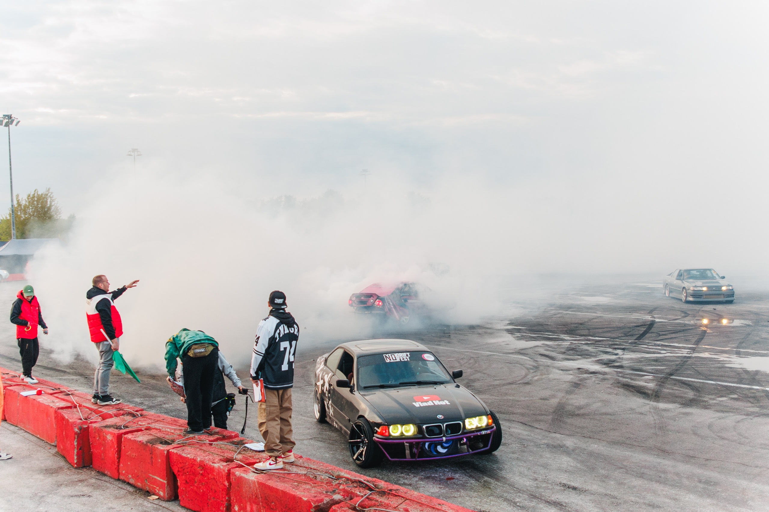 Выставка и дрифт машин. Репортажный фотограф. Москва. Алина Ланская