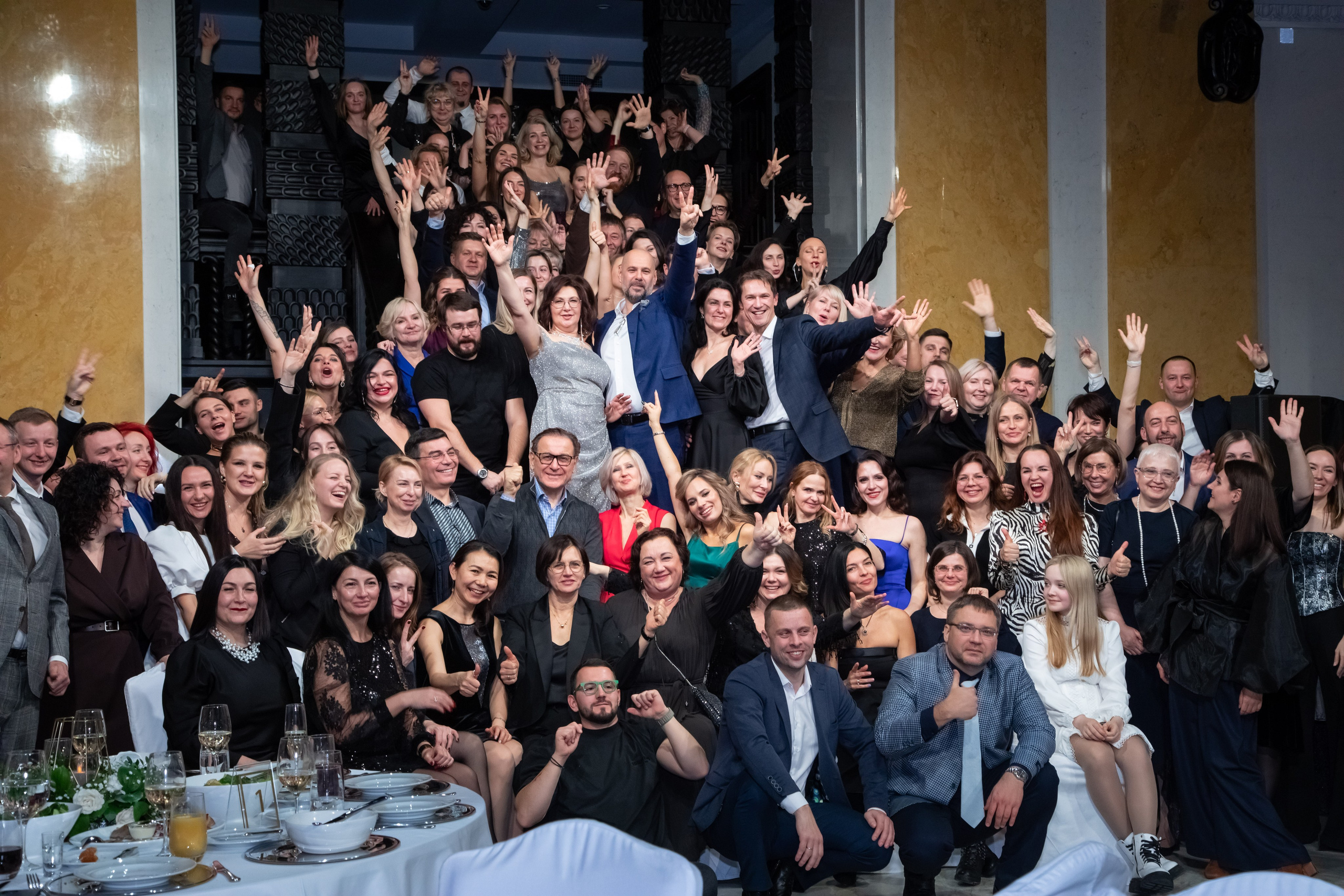 Safilo Group — Buying days in St. Petersburg. Двойняшки-фотографы Анна и Анастасия в Санкт-Петербурге