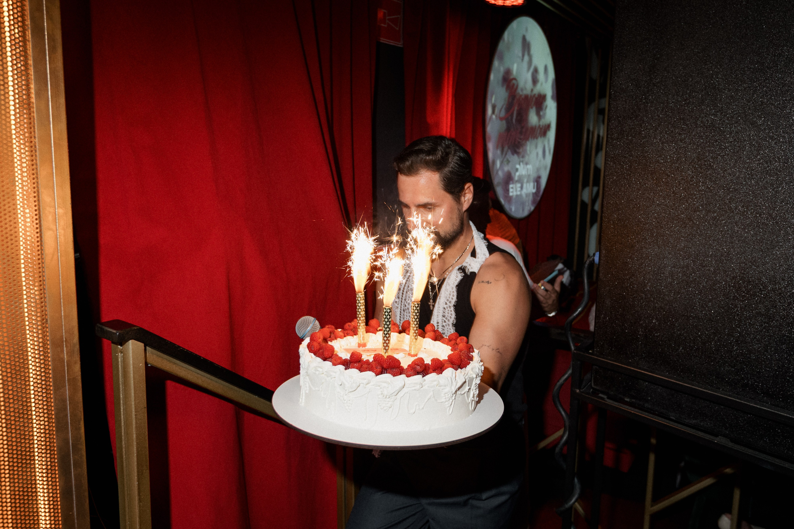 ELE AMU x PLUM — Показ новой коллекции брендов. СВОИ. ФОТООТЧЕТЫ-СОБЫТИЯ-МЕСТА