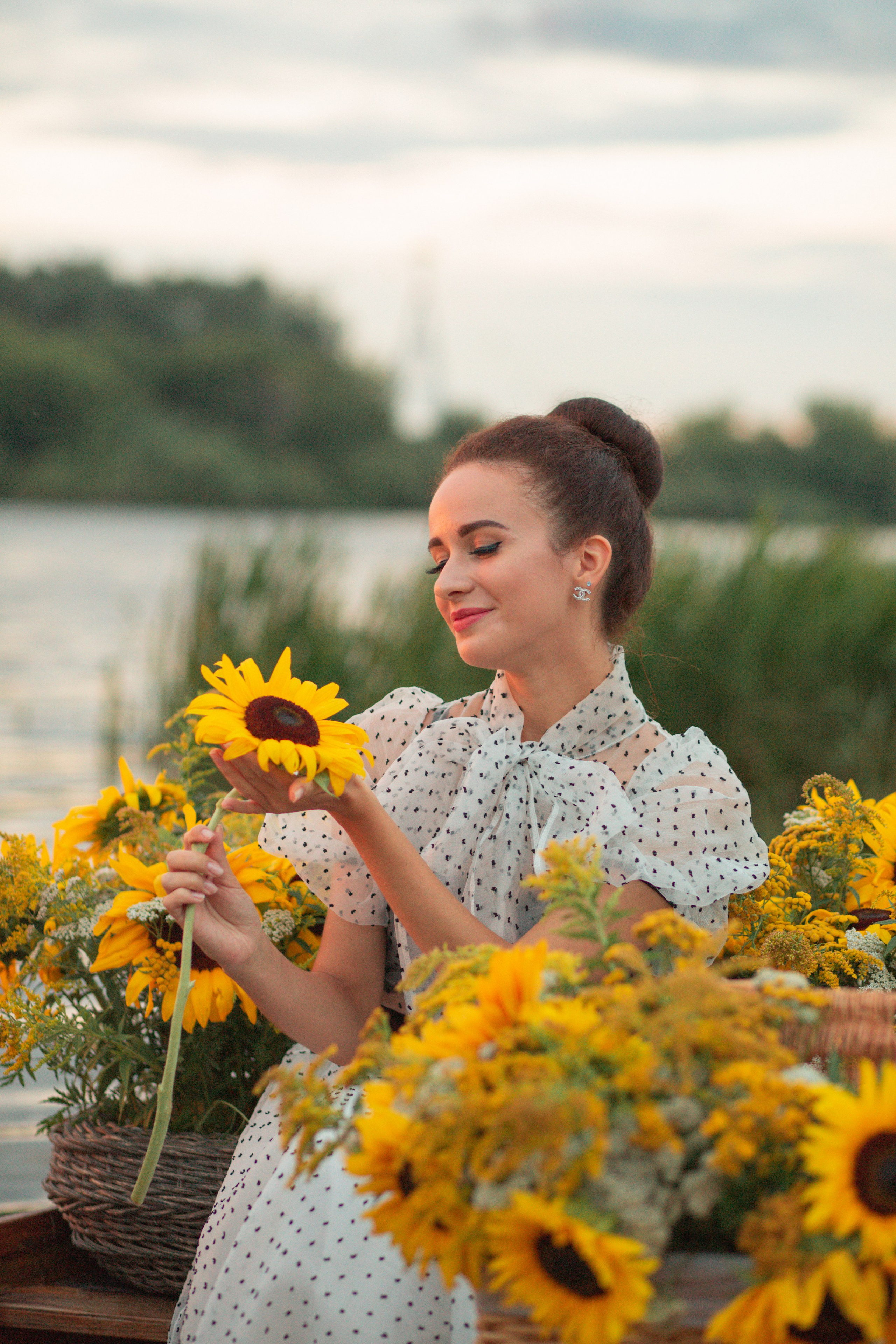 Лодка с подсолнухами. Фотограф Ольга Бобб Нижний Новгород