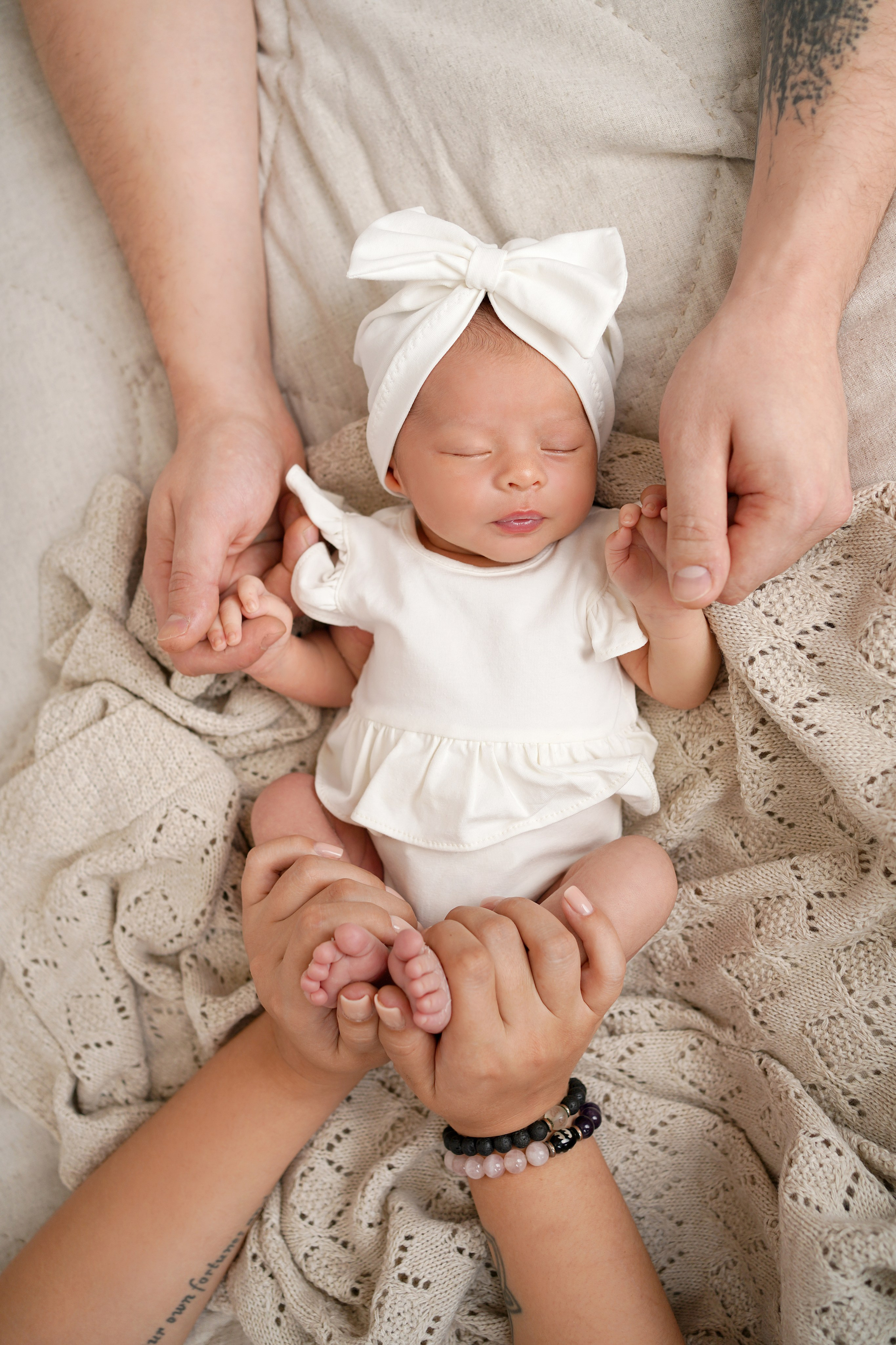 Новорождённые девочки. Детский фотограф и фотограф новорожденных в Калининград Оксана Иваний