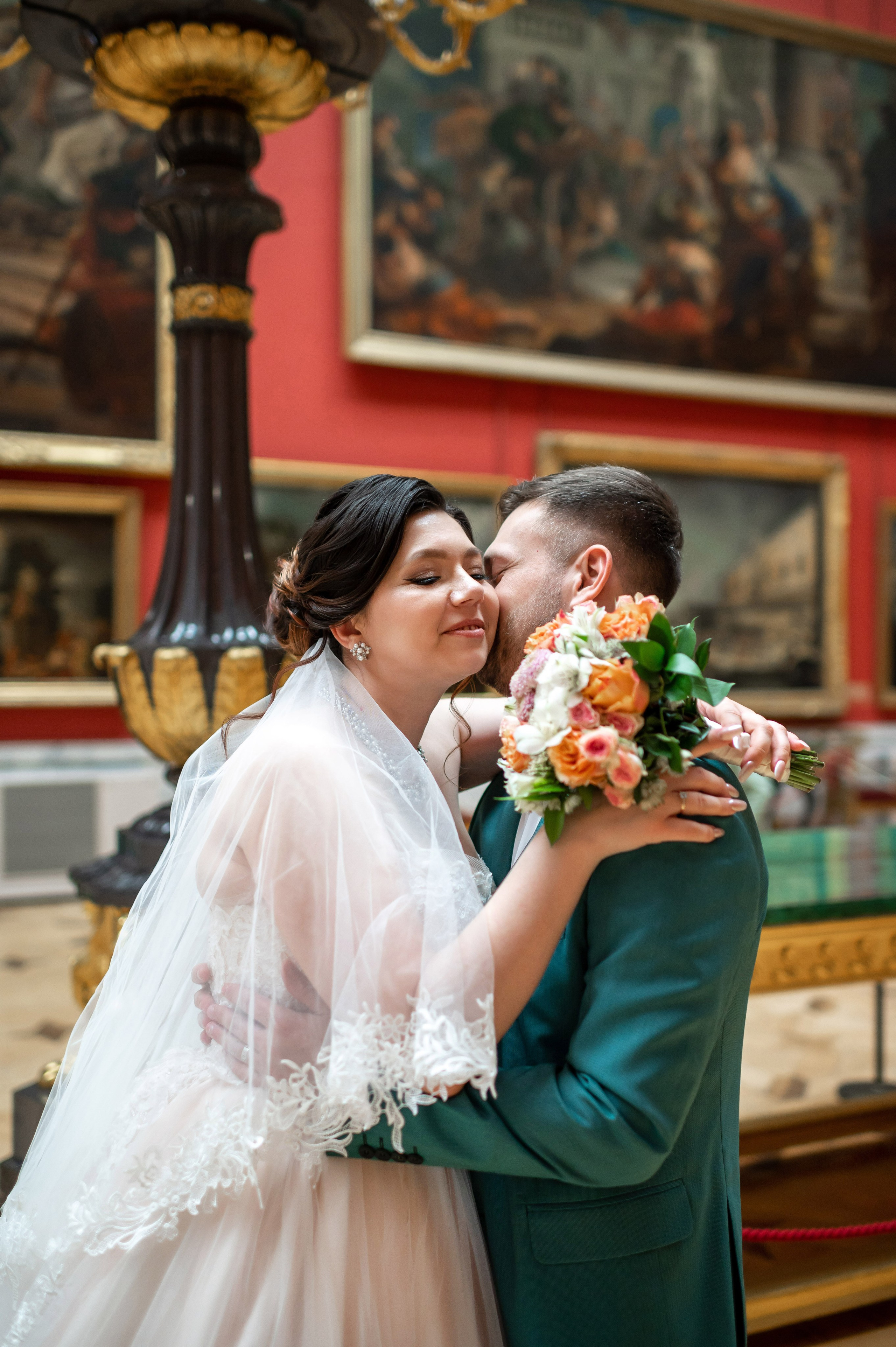 Самая красивая свадебная фотосессия в Эрмитаже. Лучшие свадебные фотографии в Эрмитажа. Портретный, семейный и свадебный фотограф в Санкт-Петербурге и в Пушкине Ширяев Денис